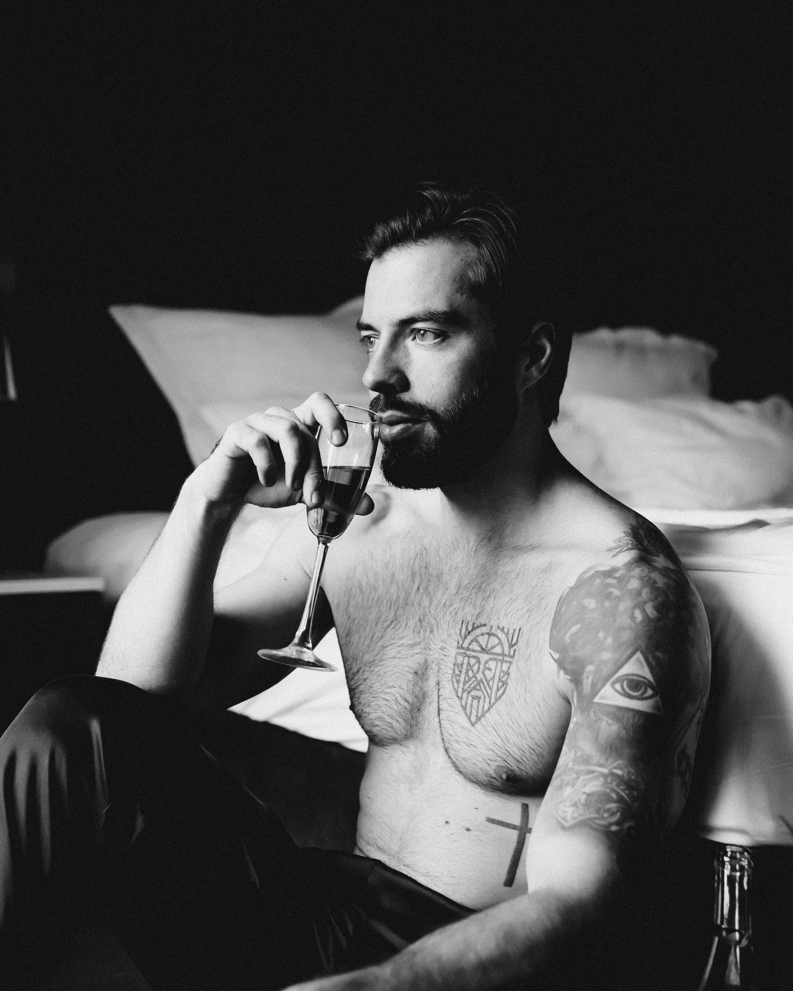 Wedding. Bride and groom — morning at the hotel. Visual artist, photographer Liana Darenskaya, Moscow