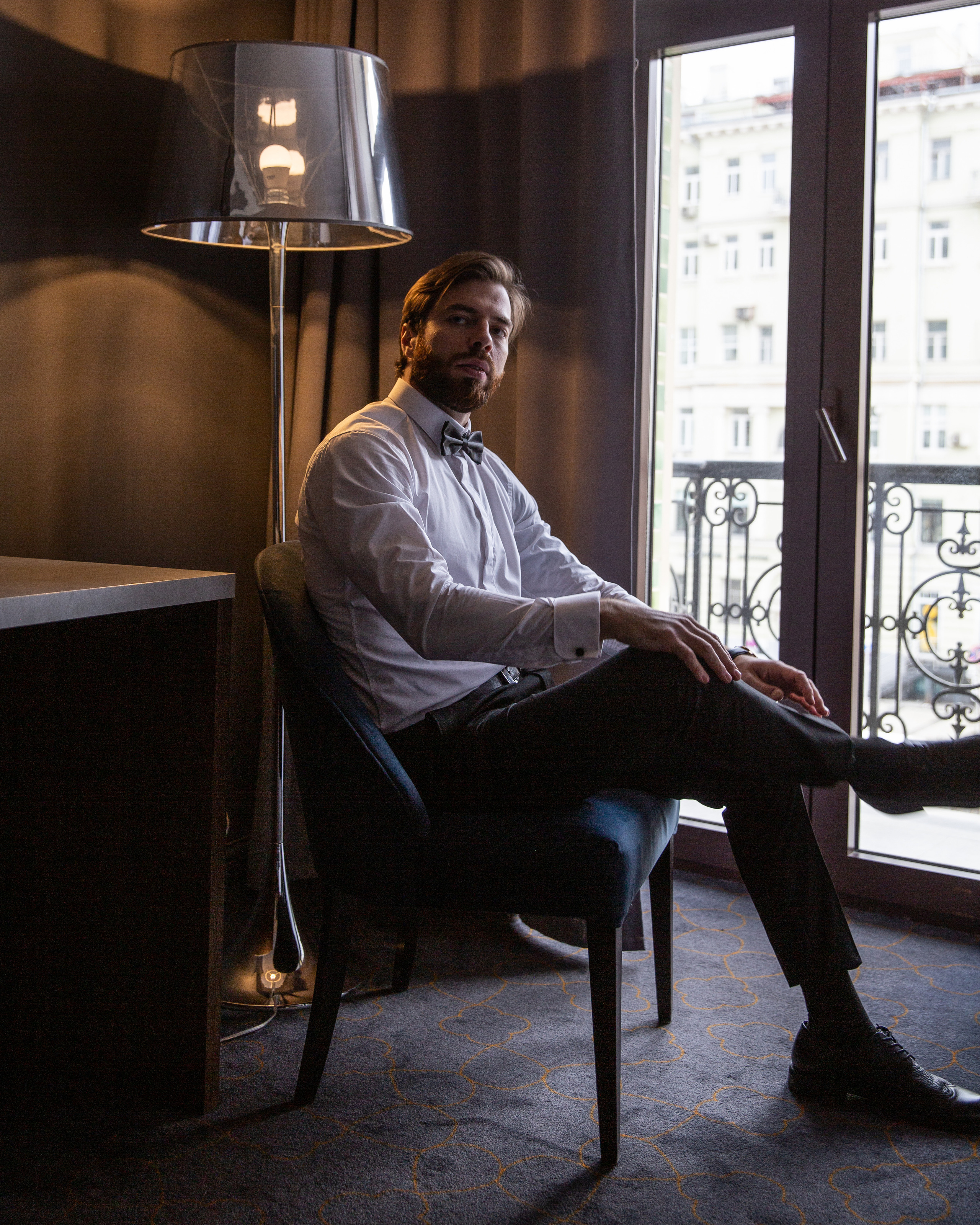 Wedding. Bride and groom — morning at the hotel. Visual artist, photographer Liana Darenskaya, Moscow