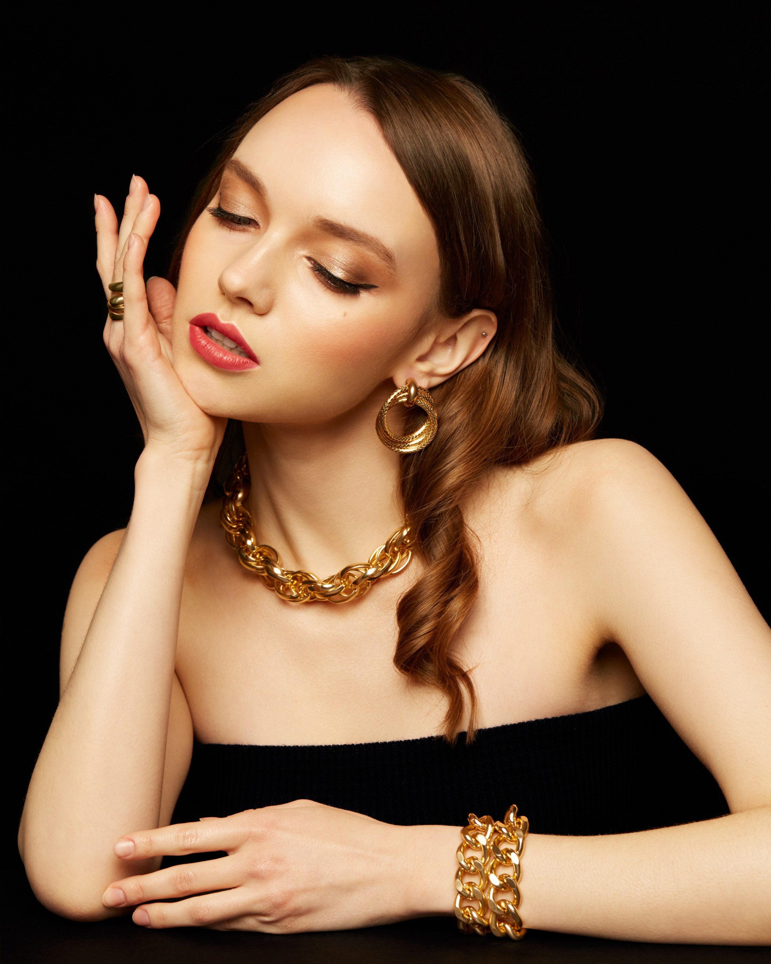 Заказать фотосессию, цены на услуги фотографа. Коммерческий фешн и бьюти фотограф в Москве Березина Анна