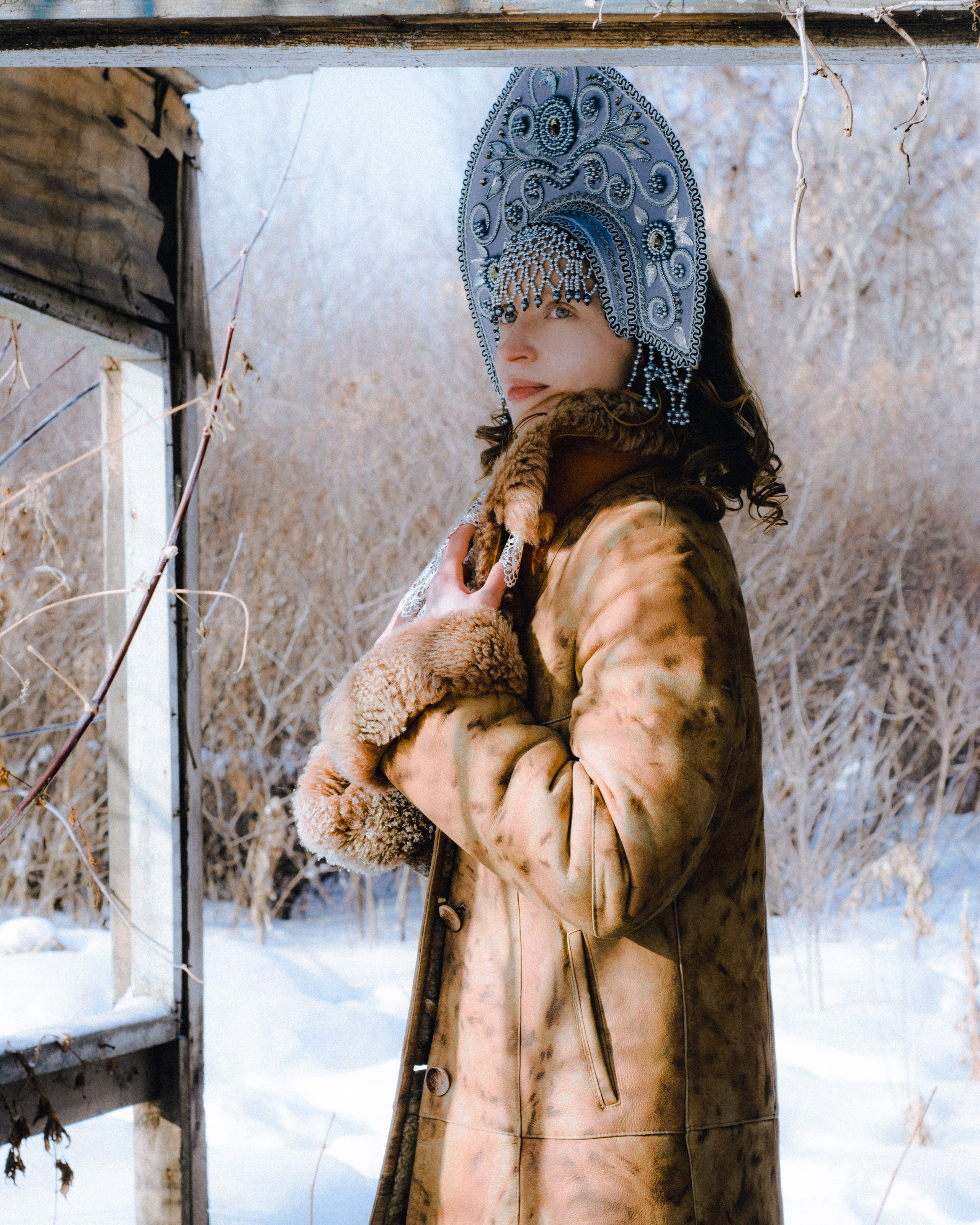 THE ROOT TETHER. Yulia Yurchevskaya | Art Director & Visual Visionary