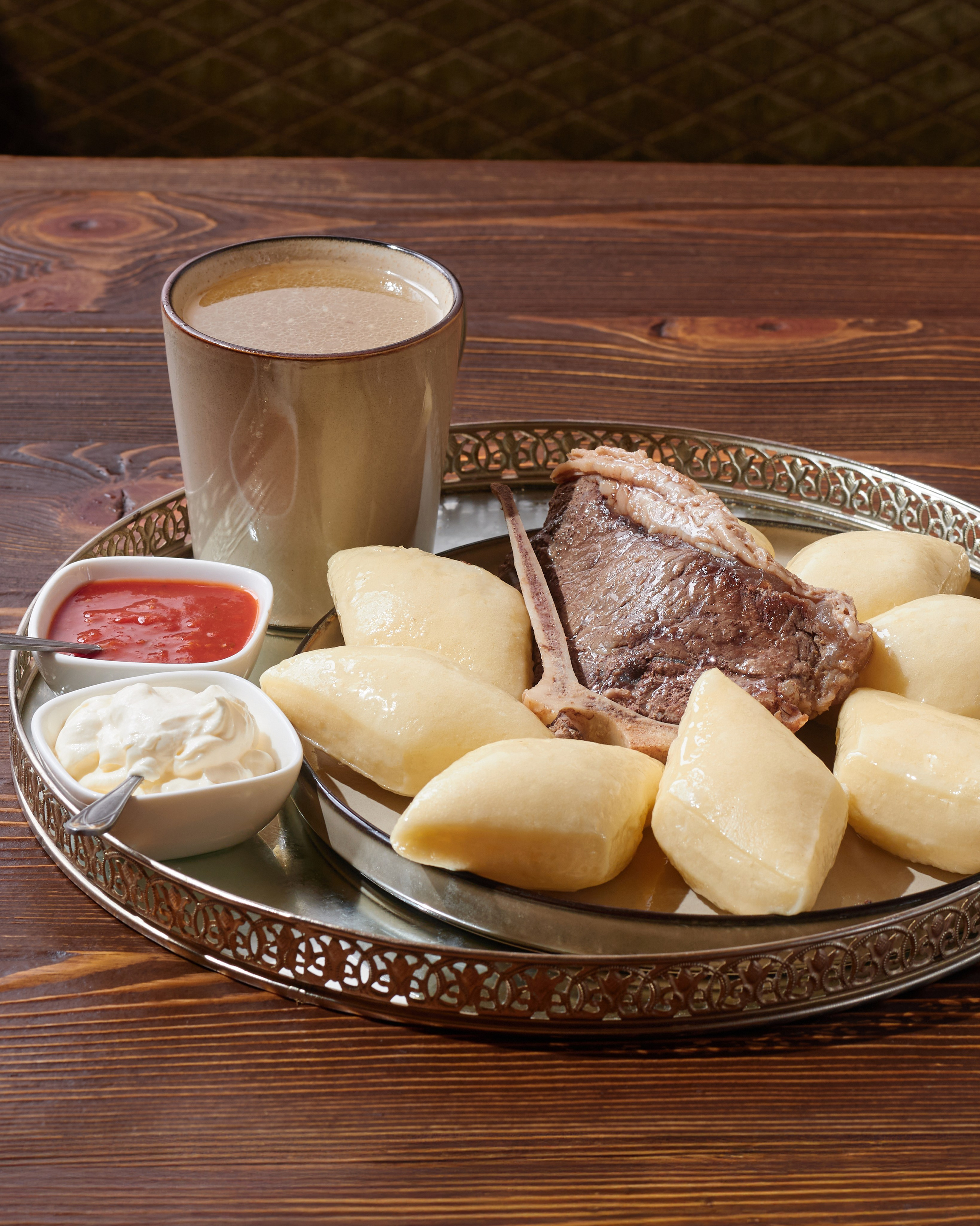 фуд-фотография в ресторане, выбор фотофона для съемки еды, реквизит для фуд-фотографии, студийная съемка блюд, натуральные фоны для еды, деревянные поверхности для food photography, текстурированные фоны, нейтральные тона в фуд-фото, как снимать еду в ресторане, профессиональный реквизит для съемки еды, посуда для фуд-фотографии, стилизация блюд, композиция в food photography, освещение при съемке еды, фуд-фотограф на выезде, съемка меню в интерьере ресторана, Olga Popova фуд-фотограф, фуд-фотография Москва, советы фуд-фотографа, как подготовить локацию для съемки еды