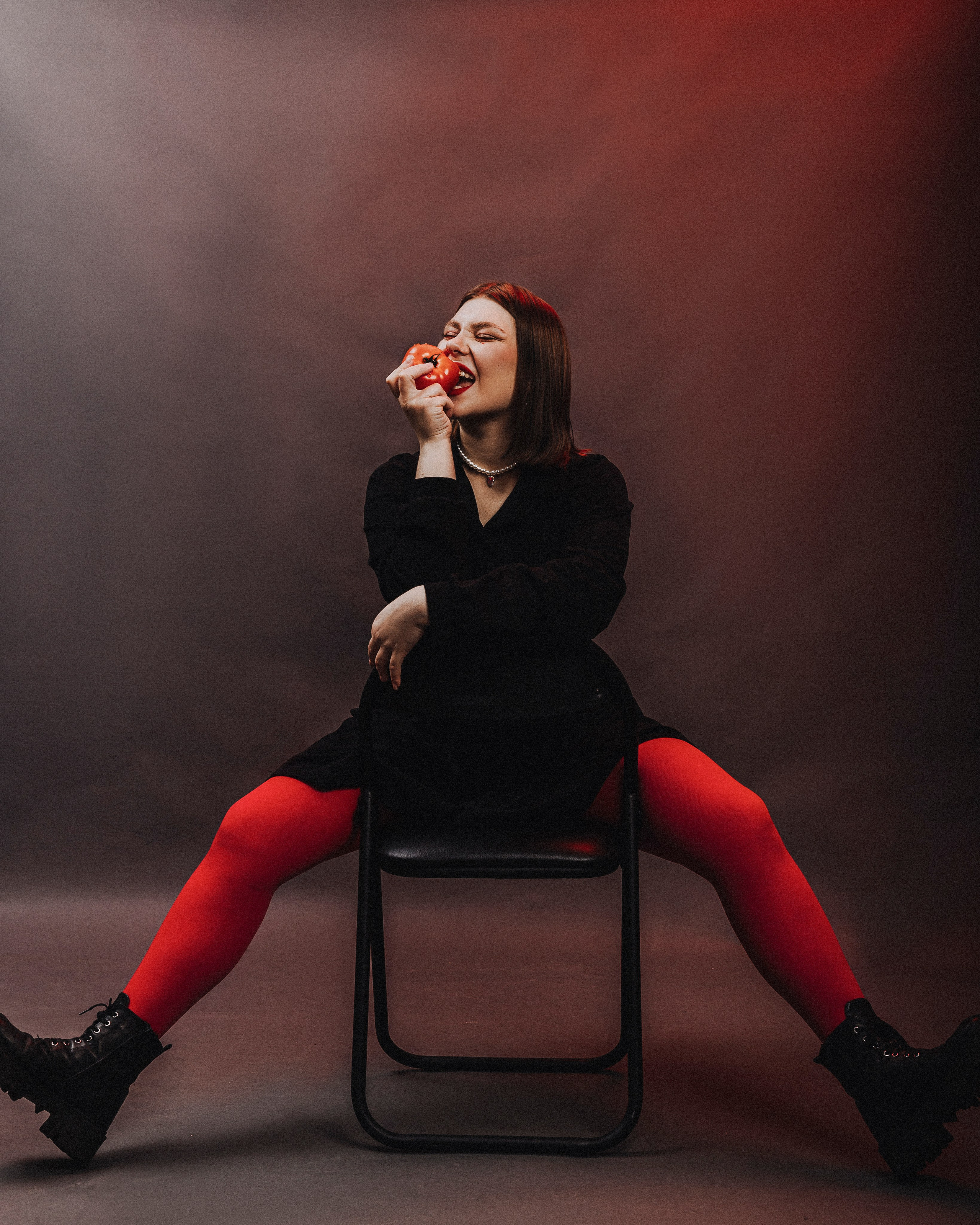 Автопортрет. ПРОШЛА ЛЮБОВЬ — ЗАВЯЛИ ПОМИДОРЫ. ФОТОГРАФ ВО ВЛАДИВОСТОКЕ| СВАДЕБНЫЙ ФОТОГРАФ