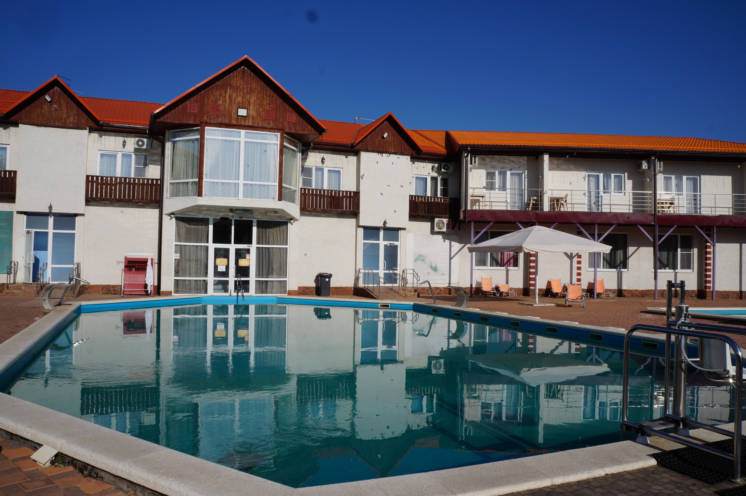 Большой бассейн горячего источника