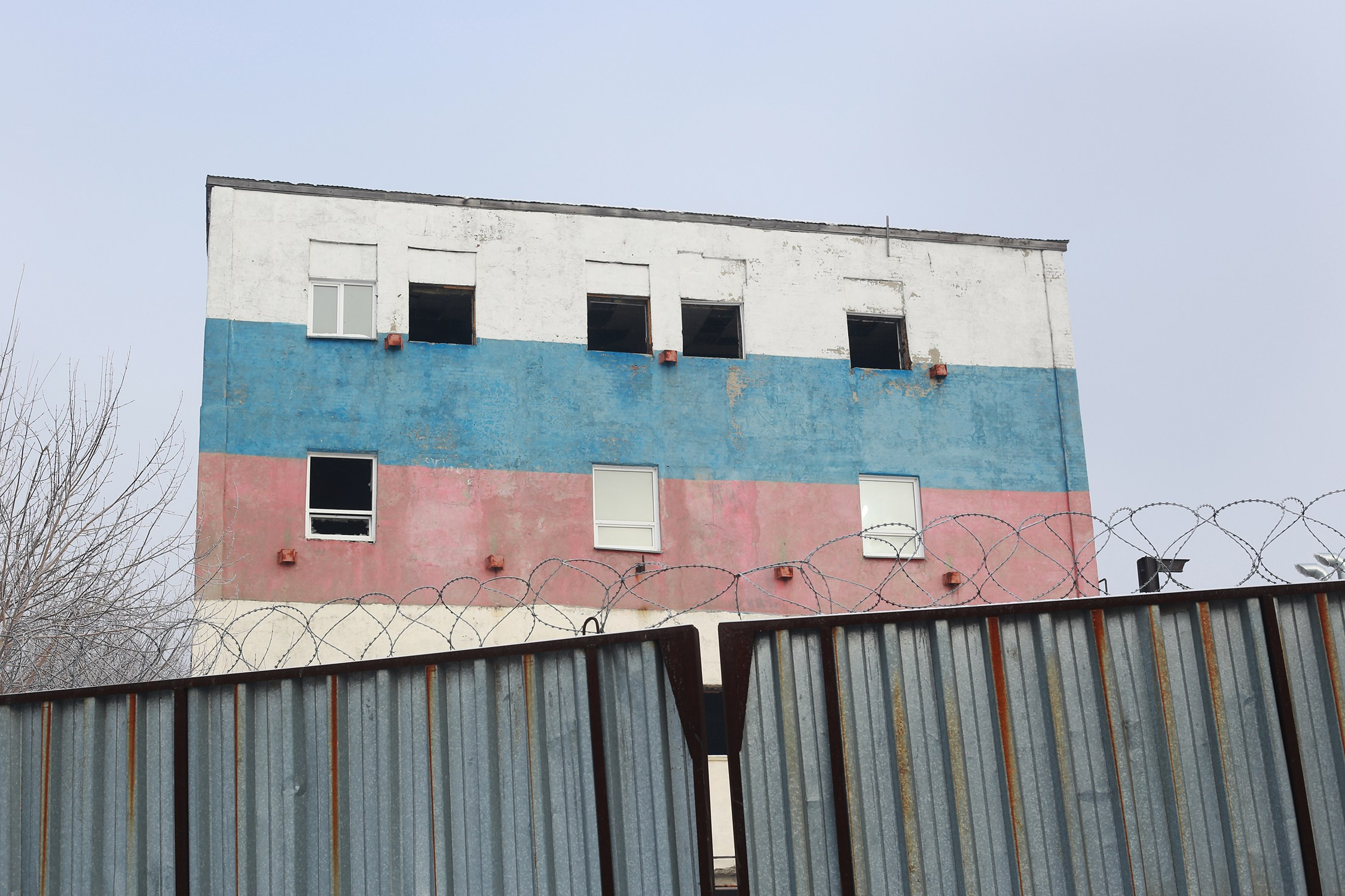 Флаг как украшение окружающего пространства. Julia Altukhova, multimedia artist