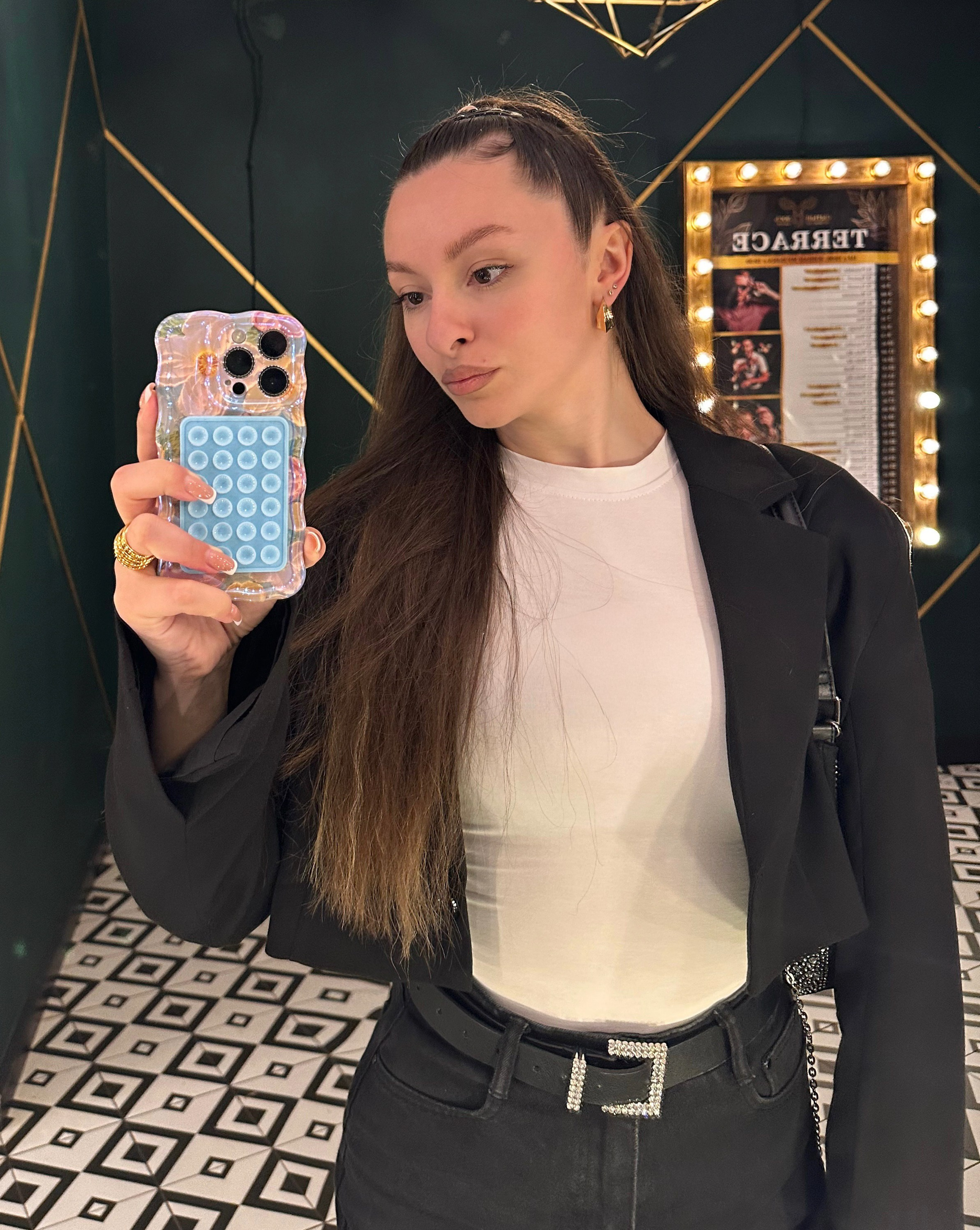 Контакты. Фотограф Диана Ключникова Москва