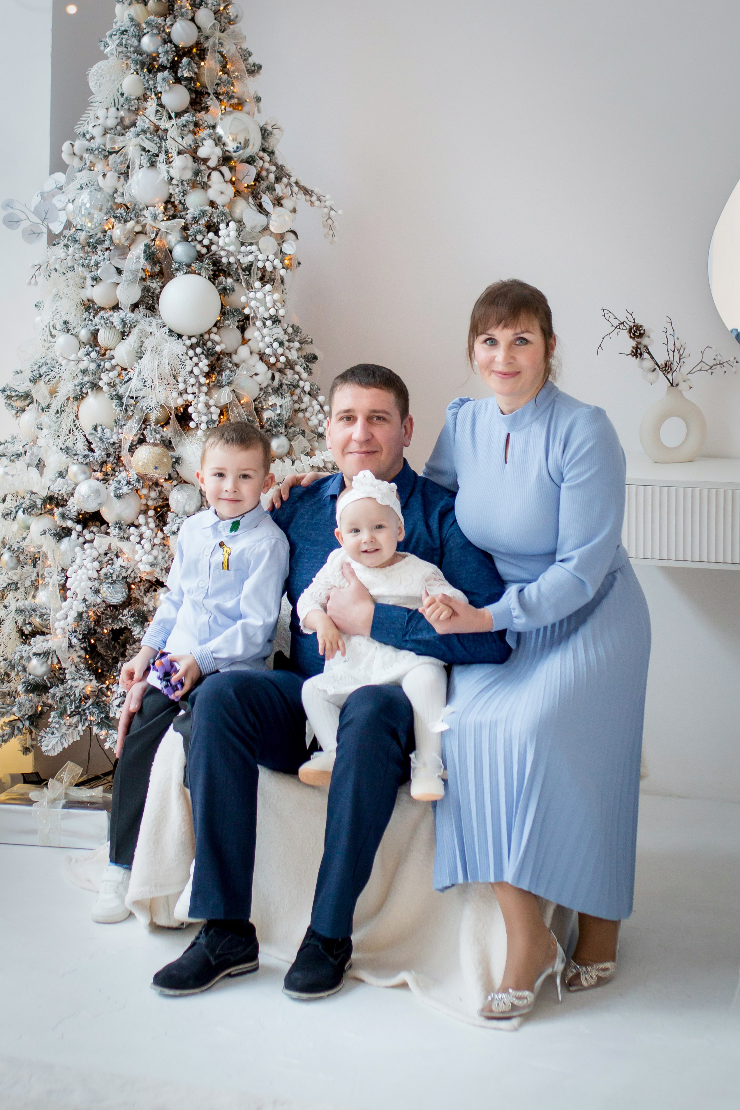 Новогодние фотосессии 2026. Елена Данилова фотограф беременности в Кемерово