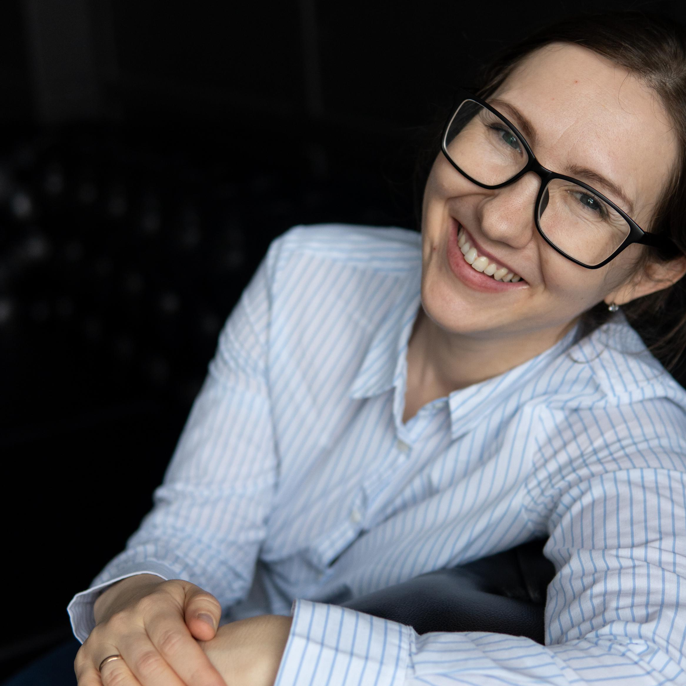 Контакты. Коммерческий и свадебный видеограф в Тюмени Марина Сысоева