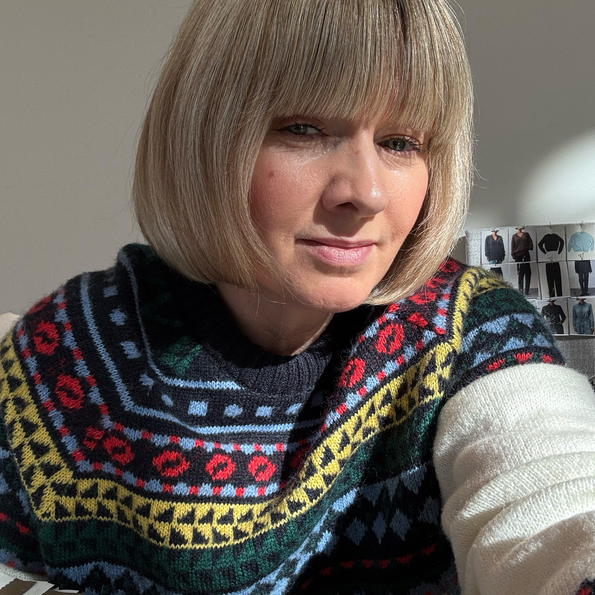 Контакты. Фешн дизайнер, фотограф, художник Яна Лазарева в Москве