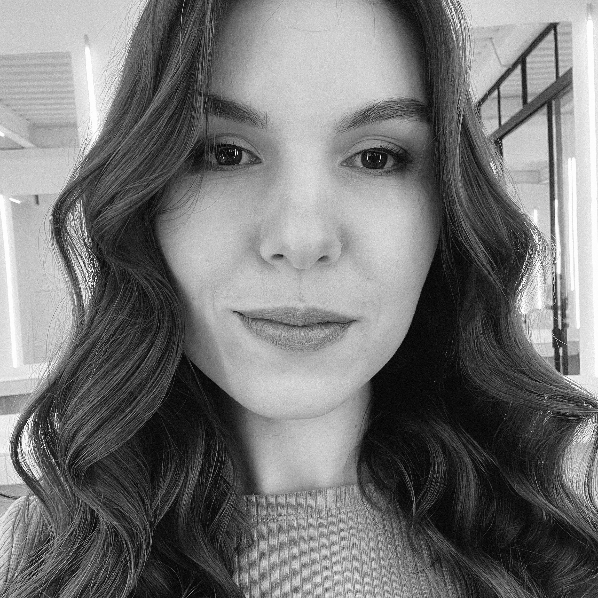 Обо мне/Контакты. Фотограф в Москве Тихомирова Любовь