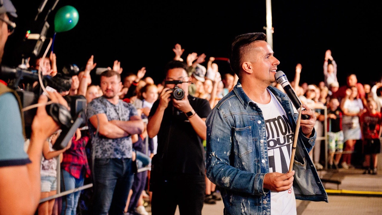 Ведущий мероприятий Владимир Петренко