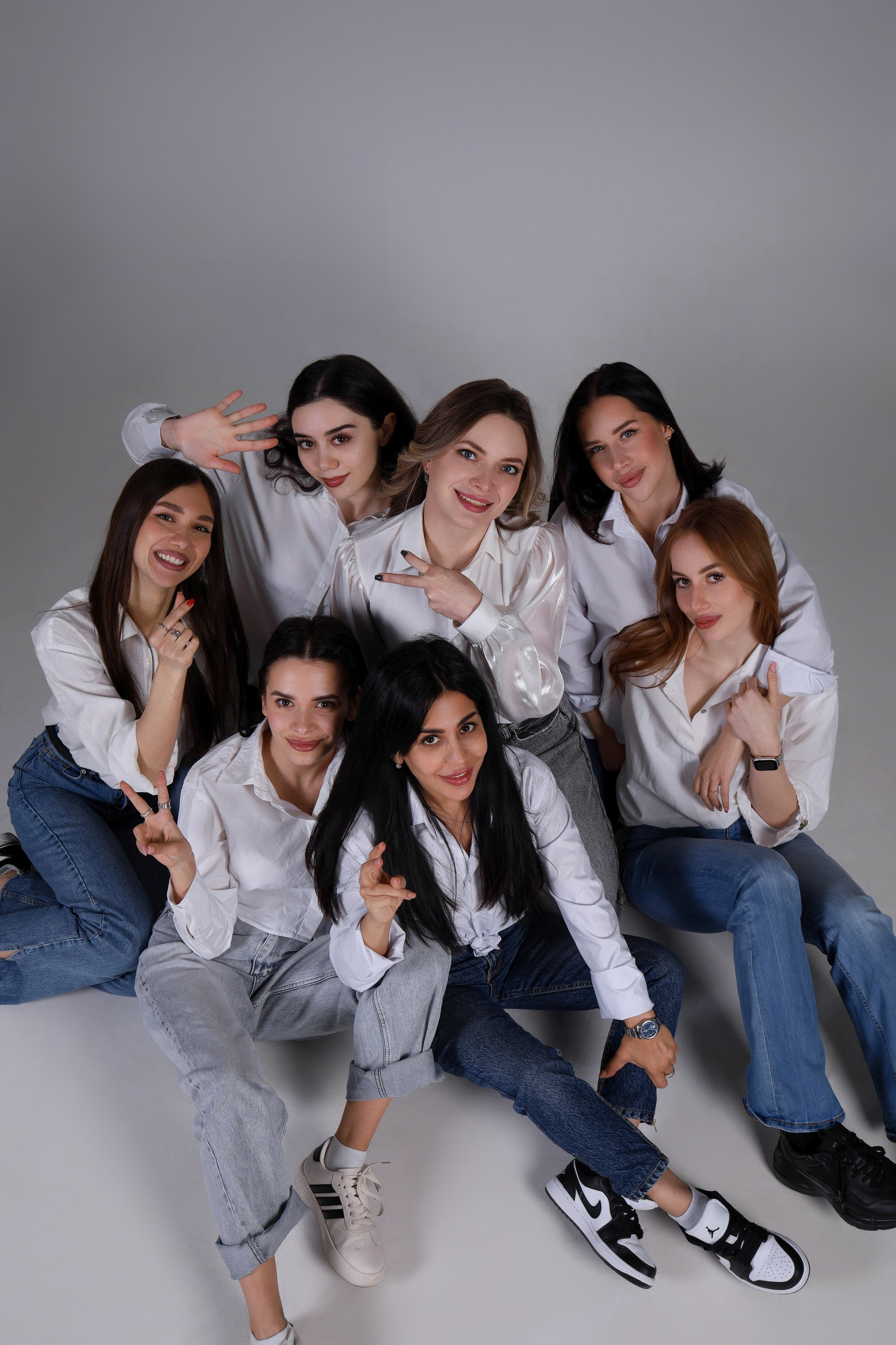 Контакты. Студия перманентного макияжа, косметологии и массажа SYMMETRY в Москве, м. Киевская