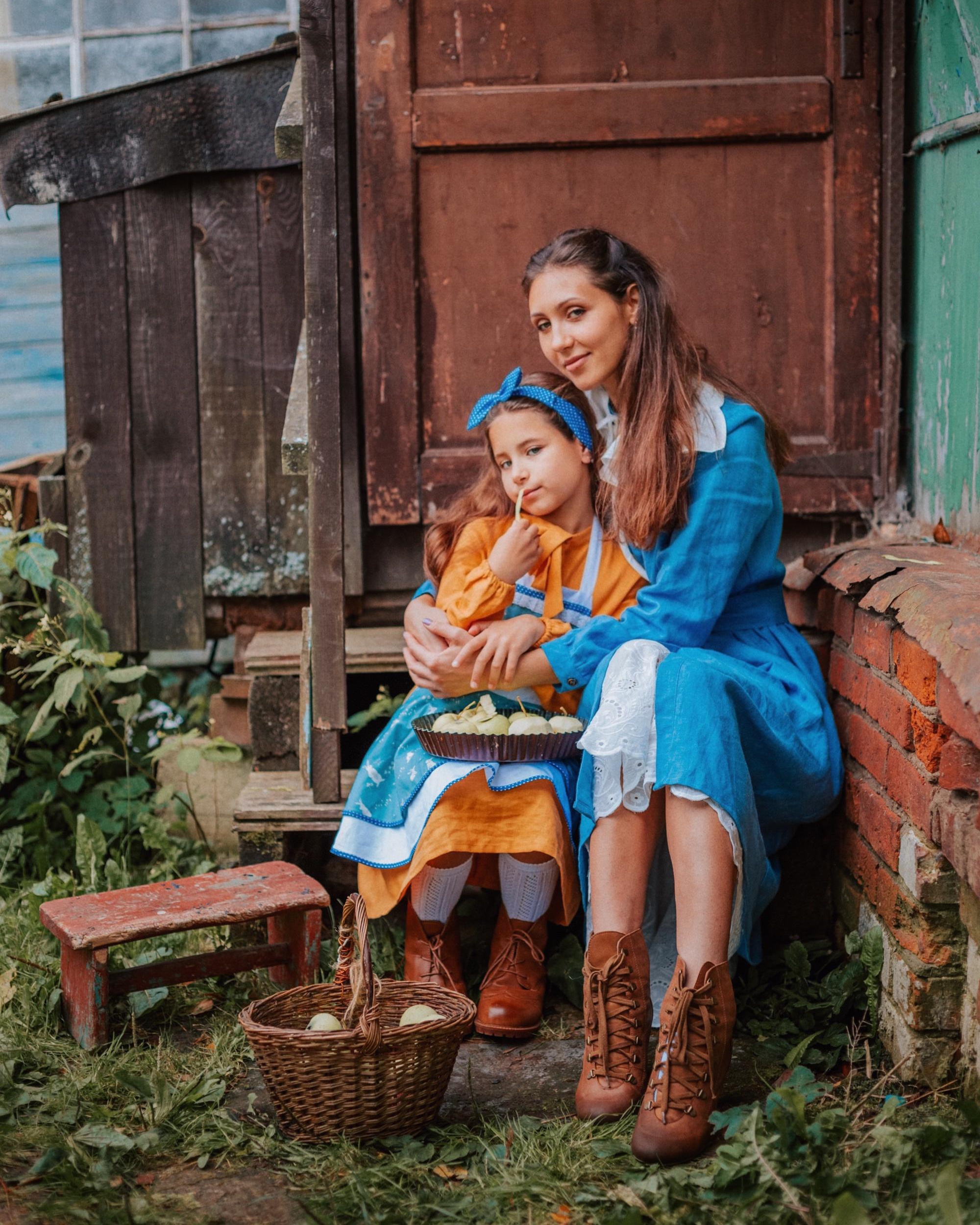 Семейная фотосессия, фотосессия в деревне, деревенский дом, чаепитие. Профессиональный фотограф, фотохудожник, видеограф из Москвы