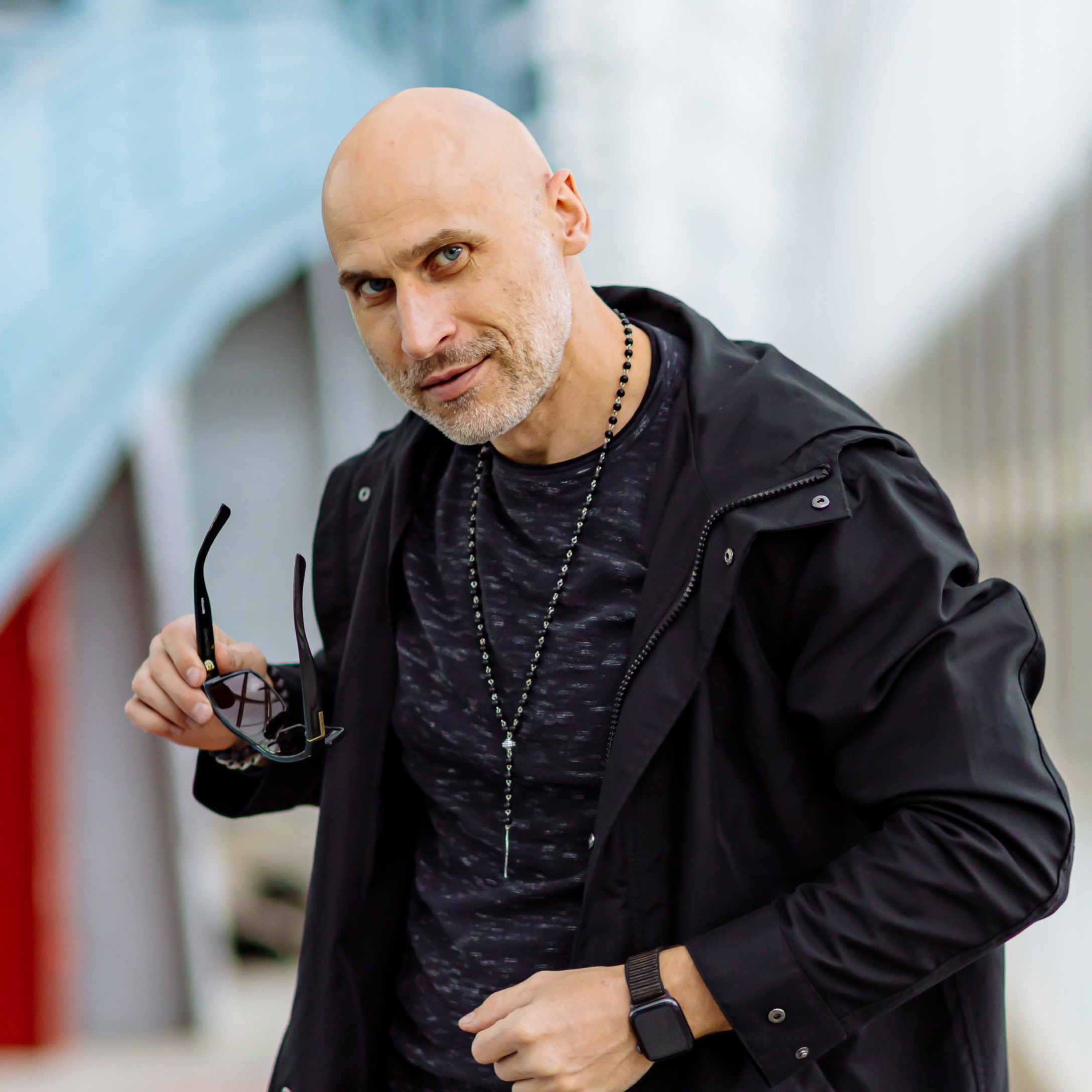 Ведущий на праздник в Москве / Денис Аганин