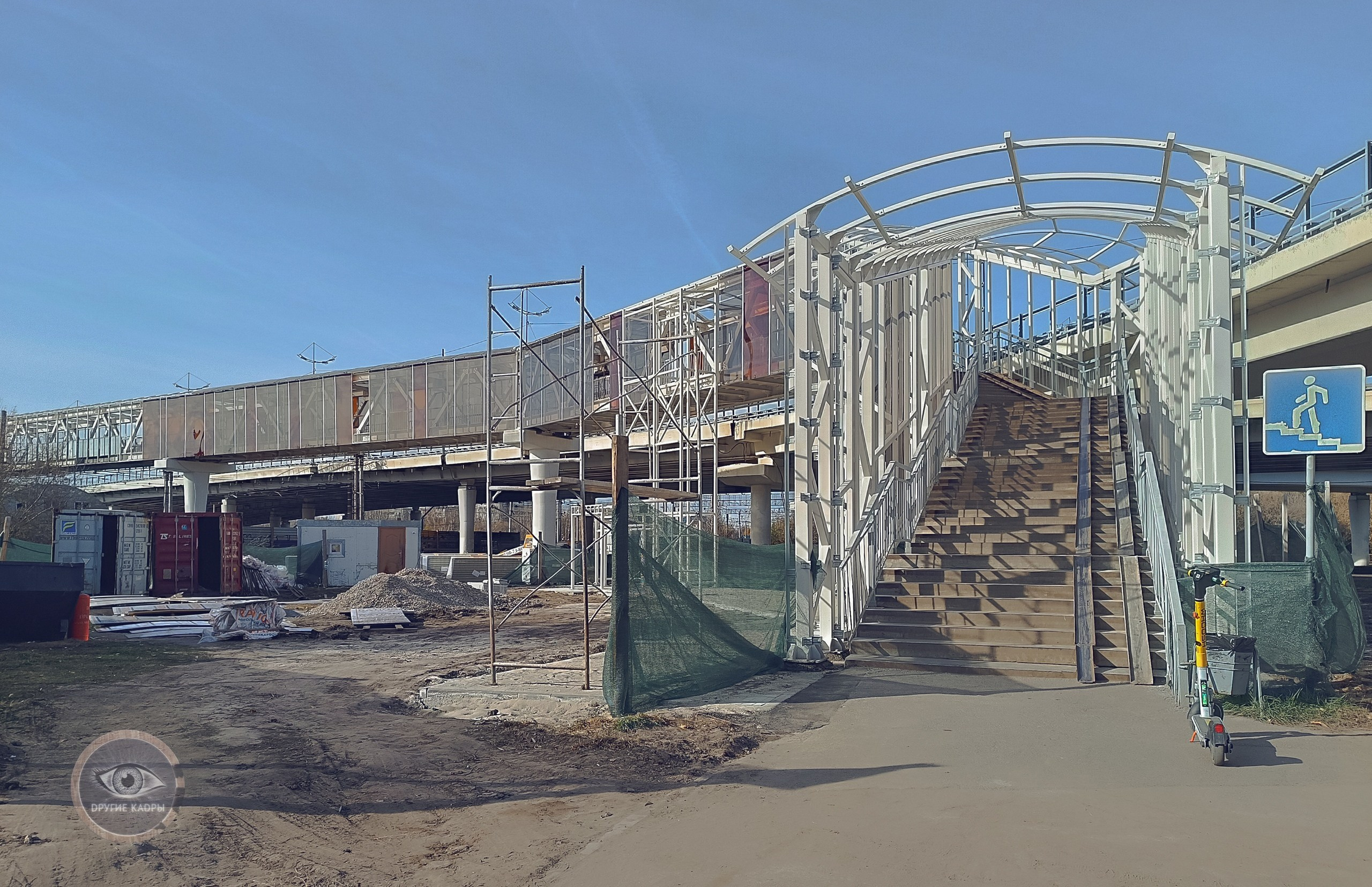 О затянувшейся реконструкции пешеходного перехода возле «Стрелы»