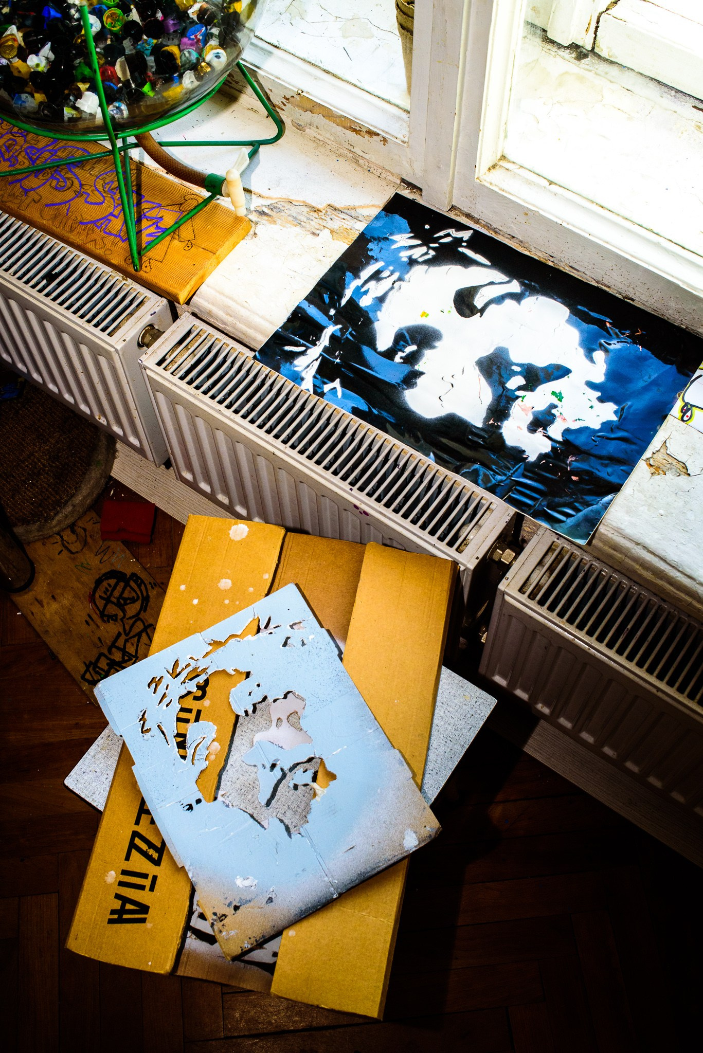 Граффити трафарет с портретом Иисуса Христа ВНИЦАЙ