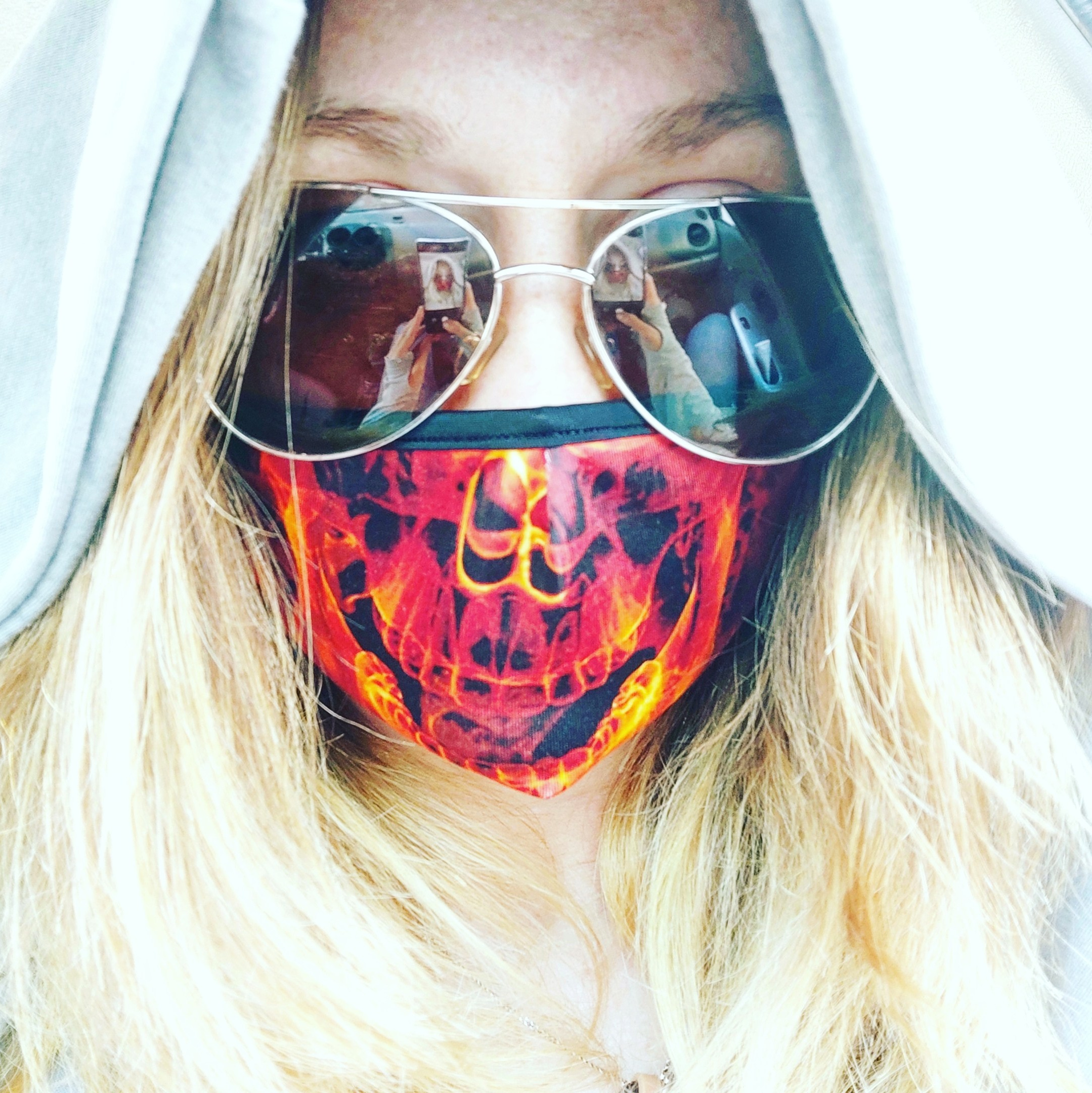 Контакты. Саша Малышева ● Художник