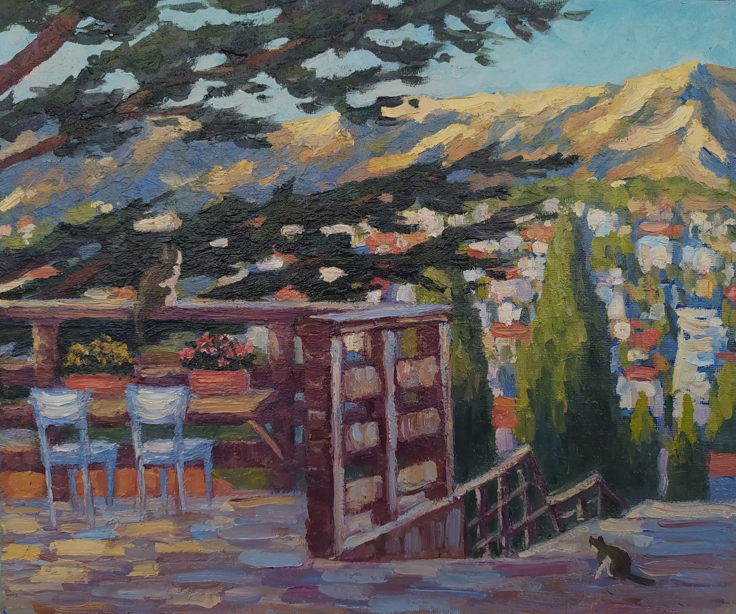 Ялтинский пейзаж, картина с котиками на террасе гостевого дома и вид на горы 