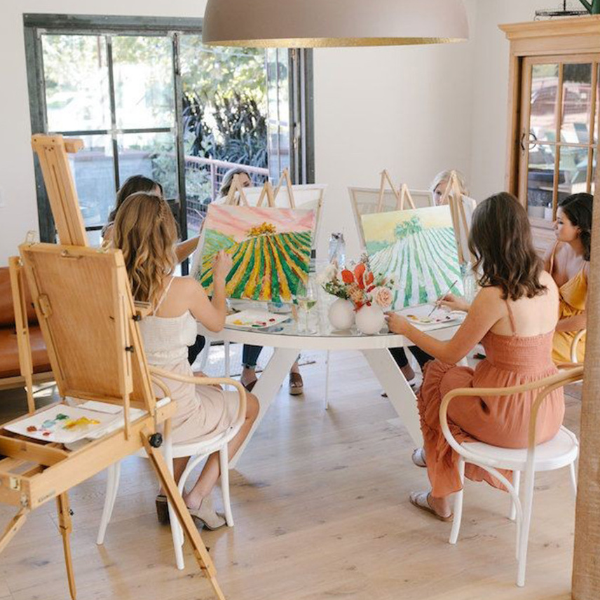 Зажигательный Арт-девичник в творческой обстановке.