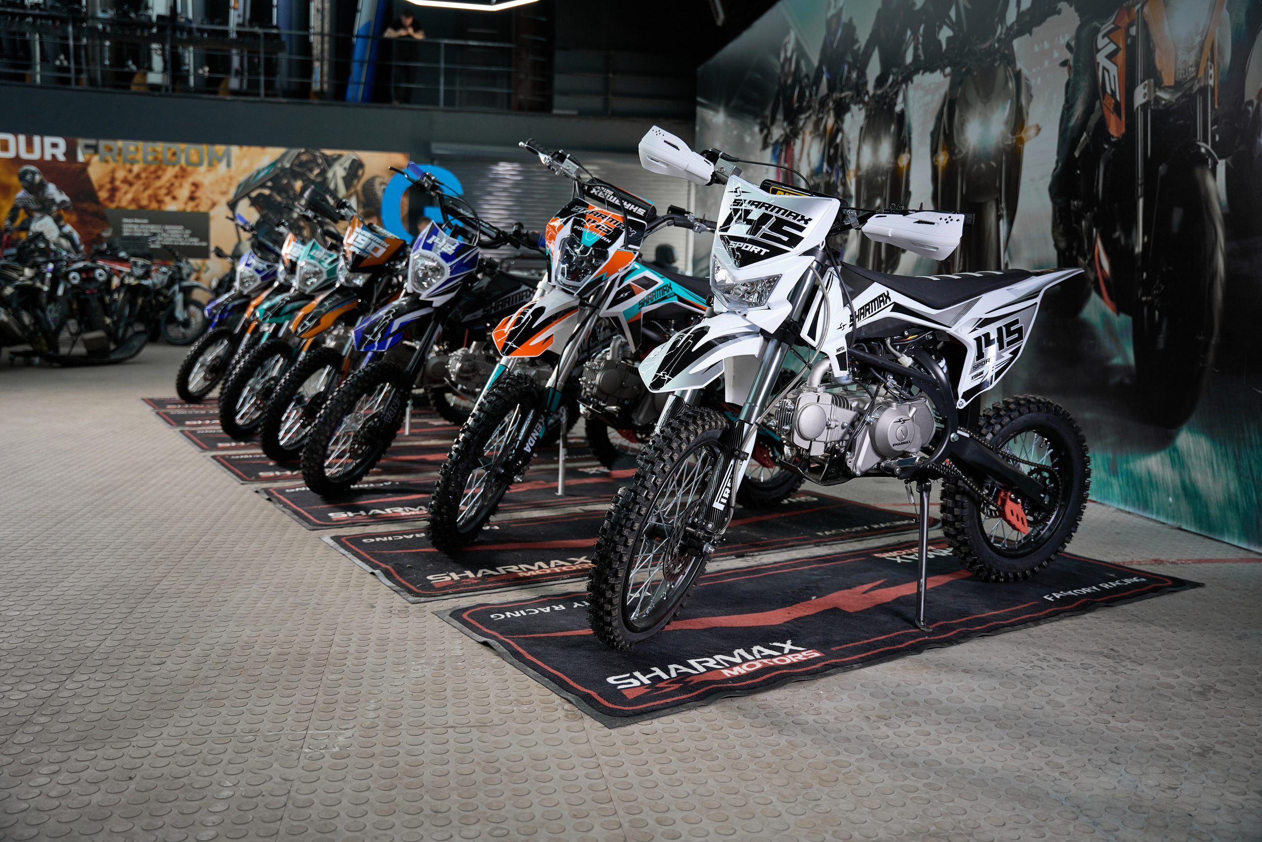 Мототехника. Фото и видео съемка в Москве: Одежда, обувь и аксессуары; Еда и продукты питания; Мототехника; Электро и бензо инструменты; Бытовая техника