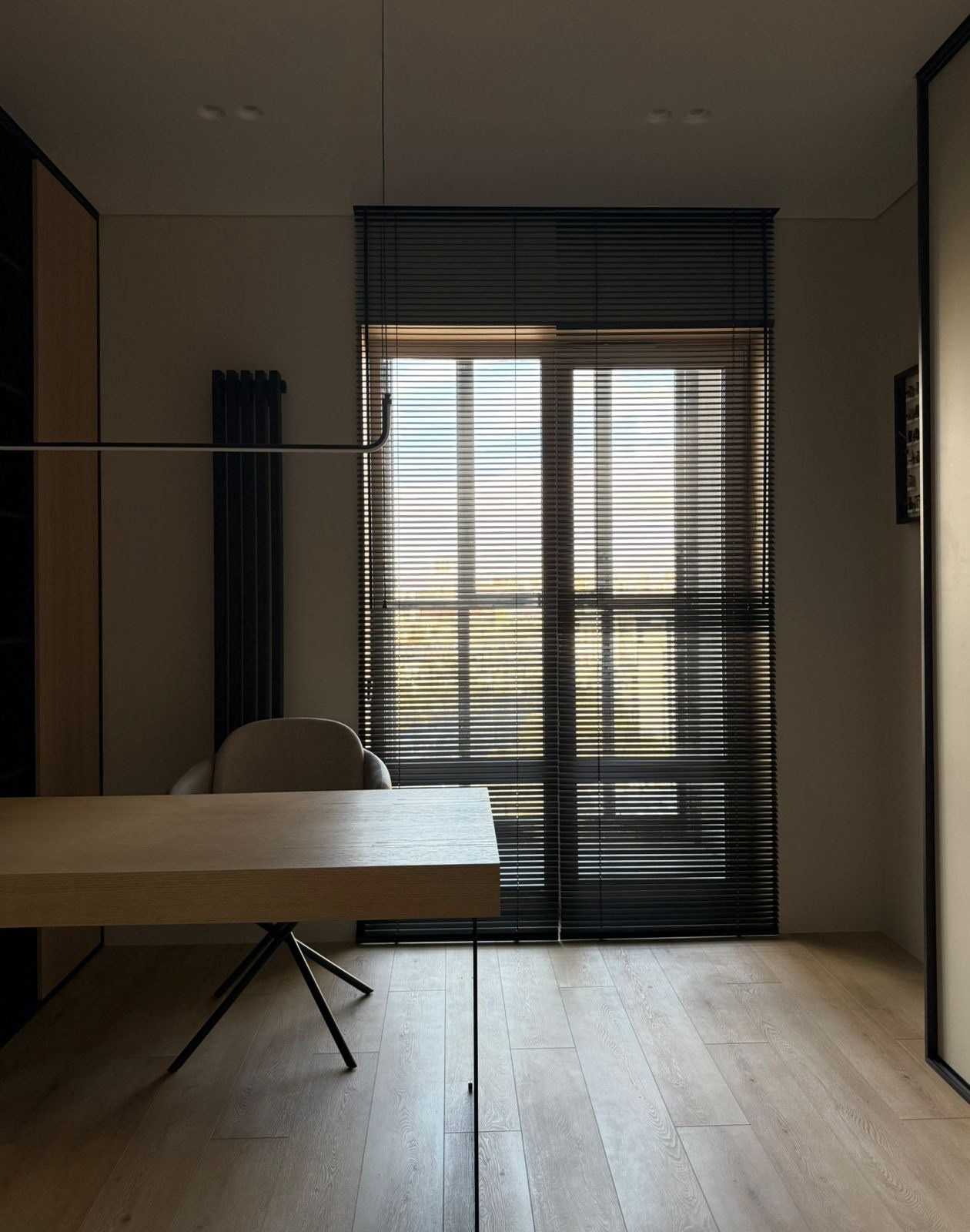 ЖК Екатерининский парк. Дизайн студия, занимаемся разработкой Дизайн проектов, реализацией проектов под ключ. Мы находимся в городе Екатеринбург. Зовут Рената