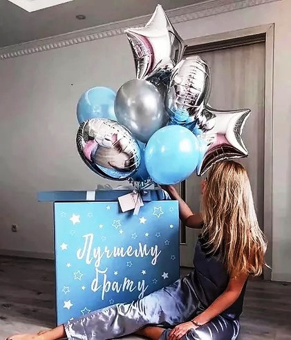 Коробка с шарами. Студия праздничного декора