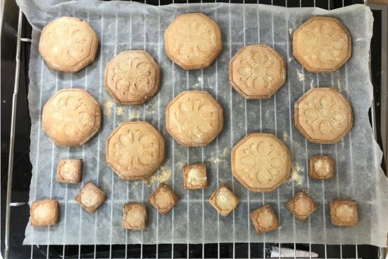 Форма для печенья № 3. Метлахская плитка парадных Санкт-Петербурга