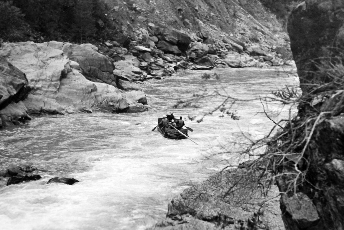 Первая экспедиция туристов-водников Алтая (1970). Фотограф Эдуард Алмадаков