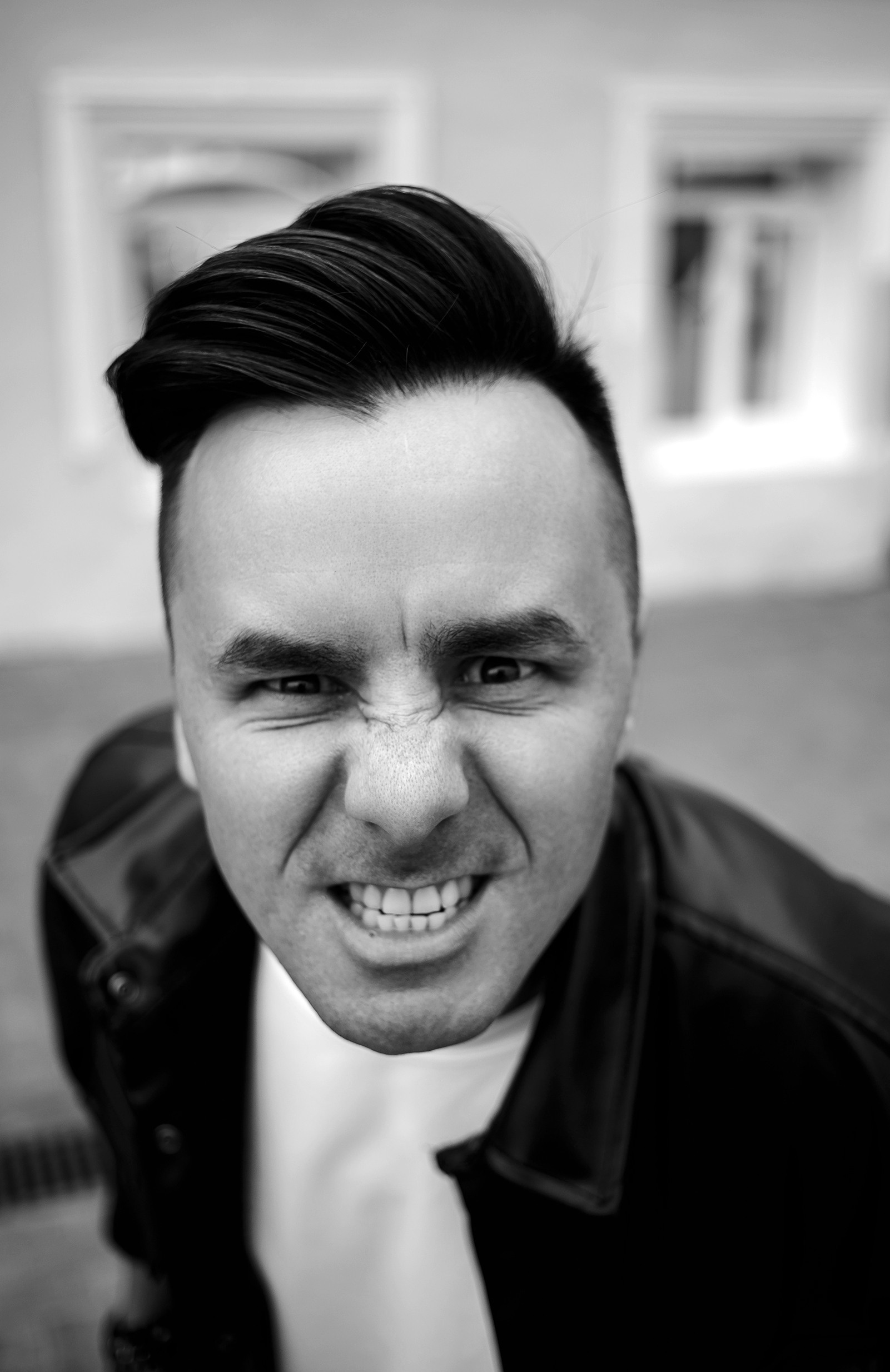 Как Олег с гитарой по городу гулял. Фотограф  Уфа, Москва, Казань, Питер Ильдар Кудабаев