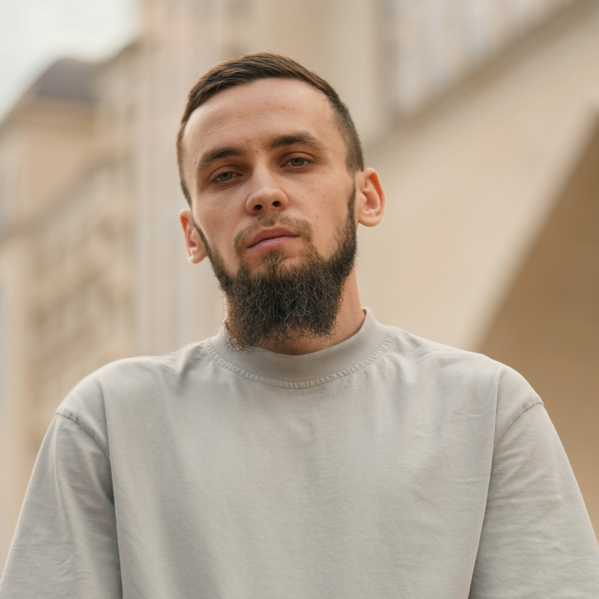 Предметный фотограф в Грозном Арби Макаев