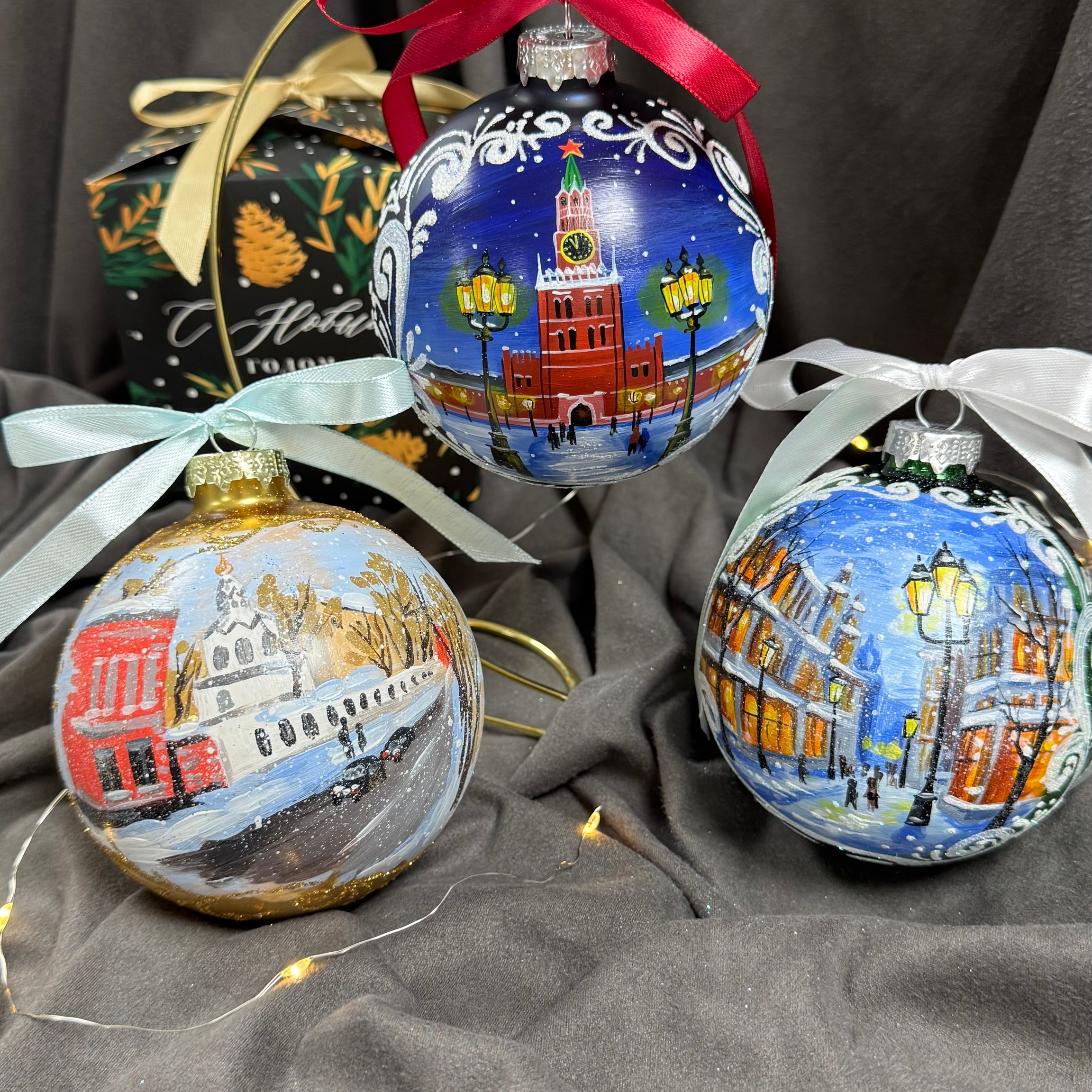 Магазин ёлочных шаров с ручной художественной росписью. Художественная ручная роспись елочных шаров, корпоративные подарки и восковые аромасвечи