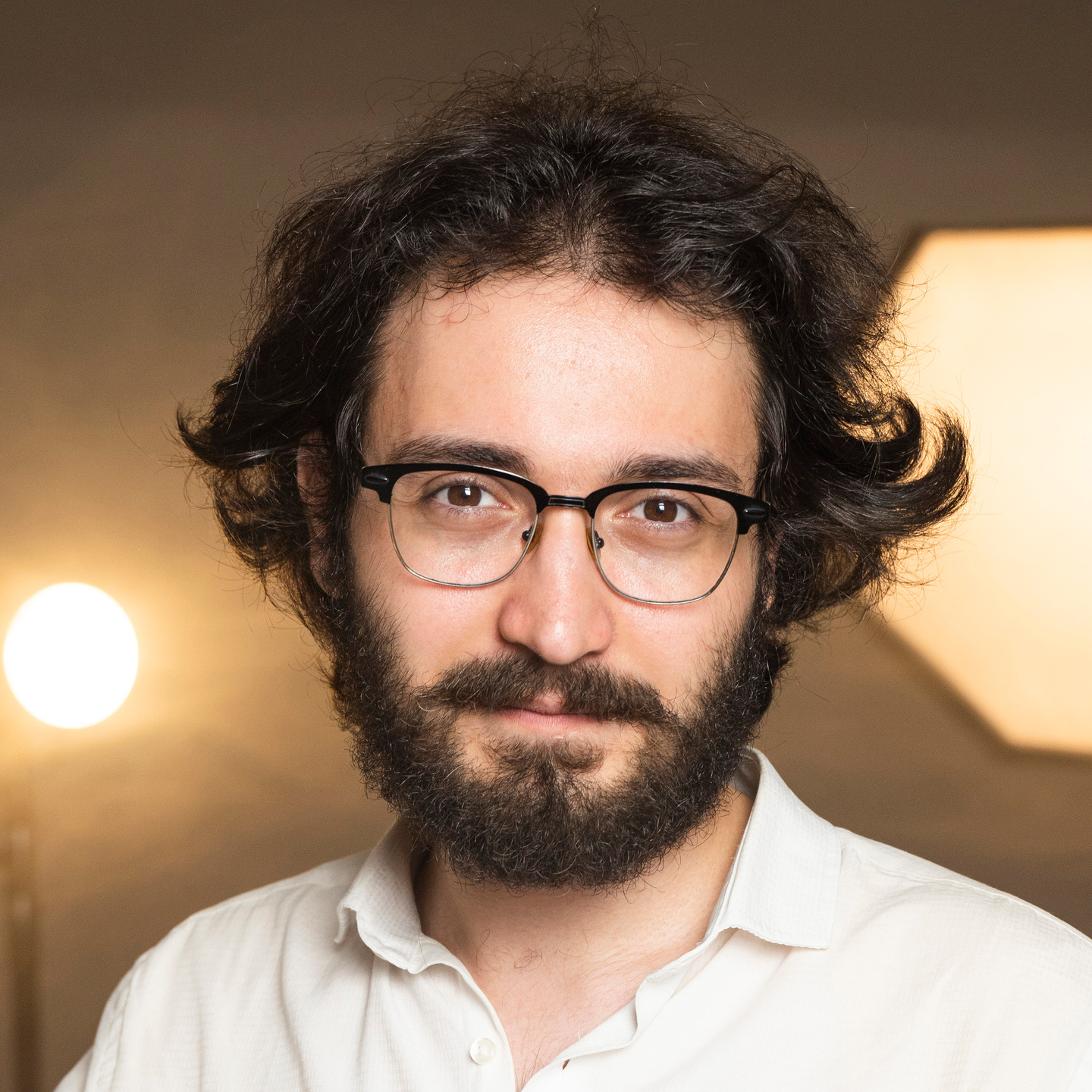 Контакты фотографа Якова Джафарова – портретная и репортажная съемка в Москве. Связаться с фотографом Яковом Джафаровым: телефон, мессенджеры, соцсети. Профессиональный фотограф в Москве – контакты и запись на фотосессию. 