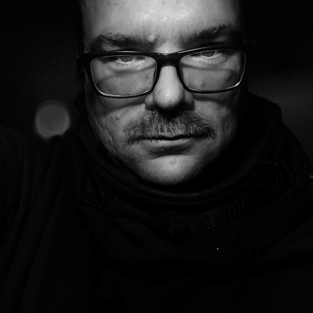 Контакты. Фотограф Алекс Беранже