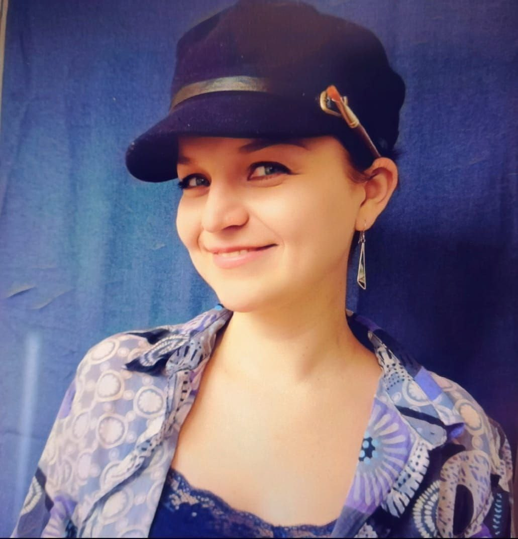 Контакты. Тихонова Анна —художник-график, художник-монументалист, живописец, педагог