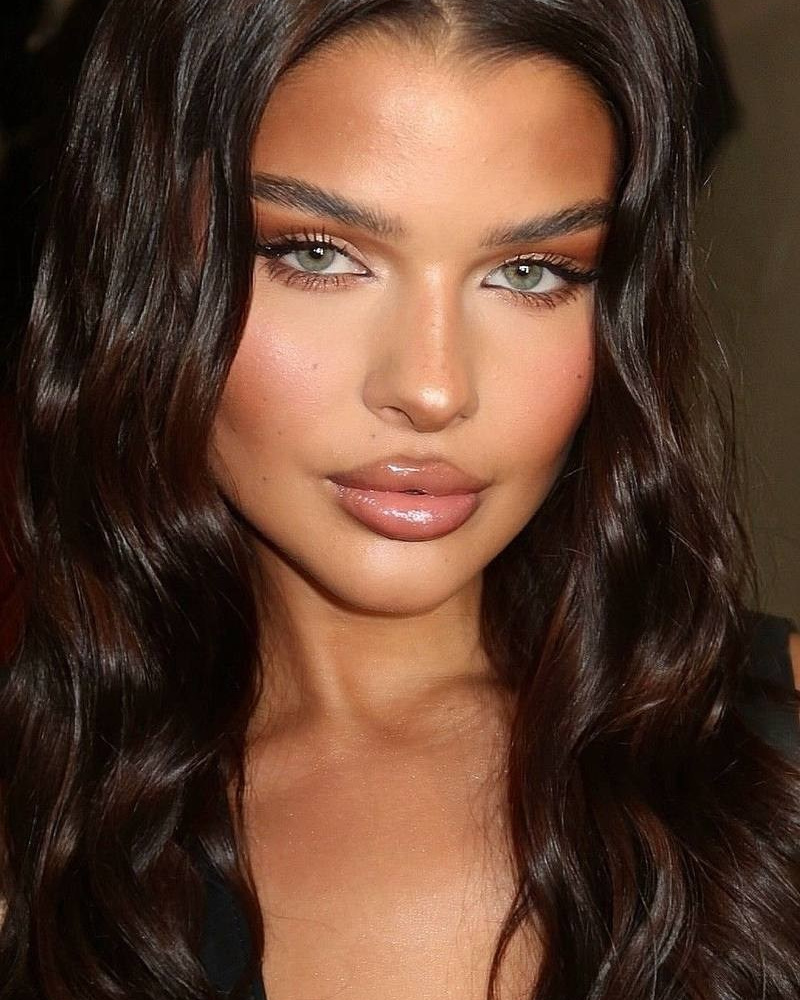 Модели девушки Москва Paul Production. Съемки для маркетплейсов в Москве Paul Production