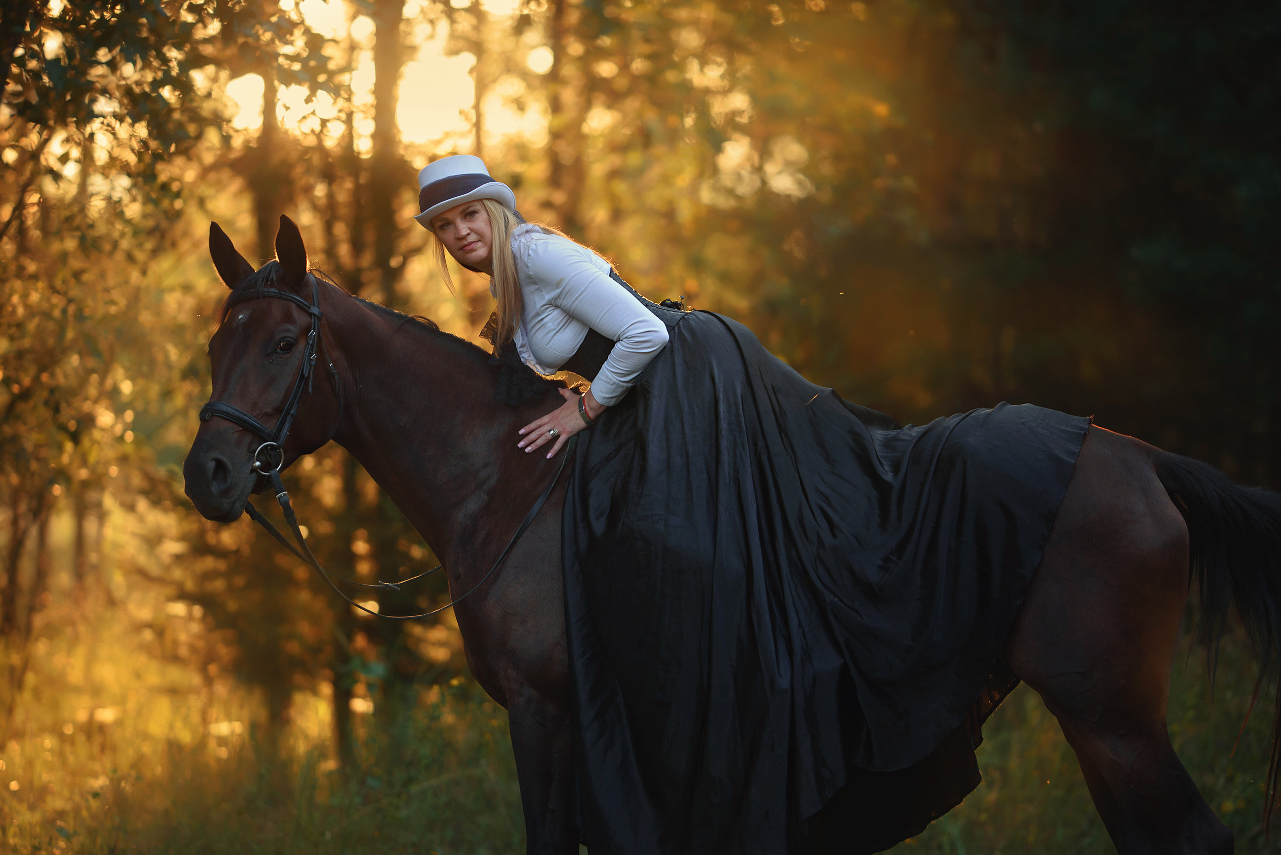 Доступные костюмы. Фотограф Вероника Ранцева, фотосессии с лошадьми в Минске и Могилеве