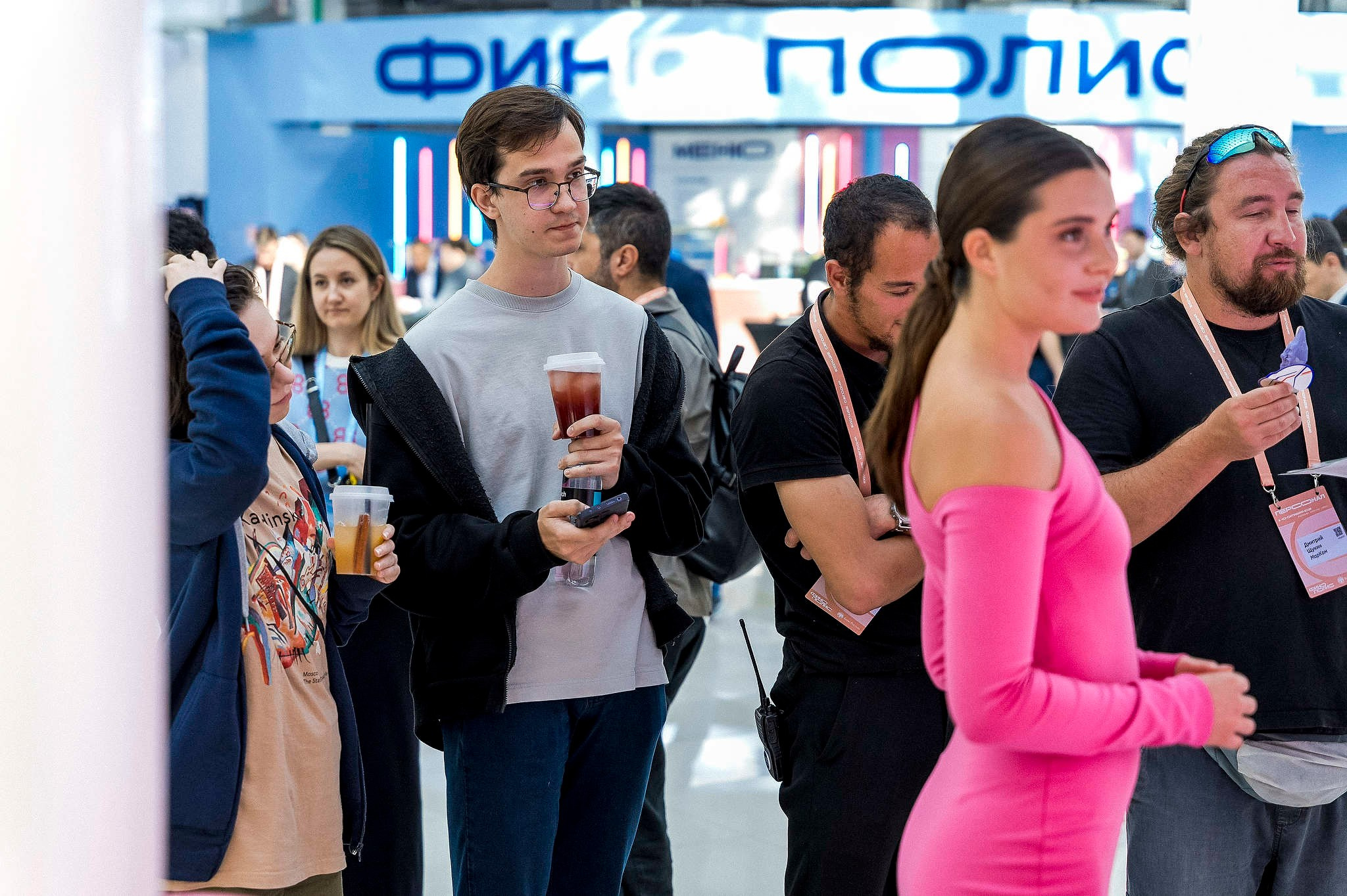 Съемка репортажа в Сочи для пяти компаний — участников Финополиса 2025, который проходил в Сириусе в октябре 2025 года. Фотограф Михаил Мордасов, Сочи. Мероприятия, портреты, спорт, репортаж