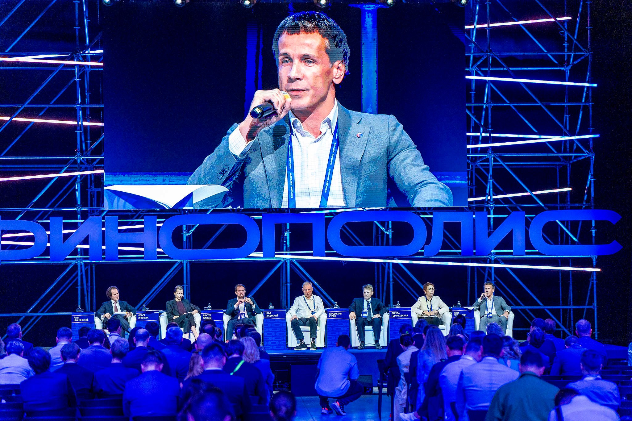 Съемка репортажа в Сочи для пяти компаний — участников Финополиса 2025, который проходил в Сириусе в октябре 2025 года. Фотограф Михаил Мордасов, Сочи. Мероприятия, портреты, спорт, репортаж