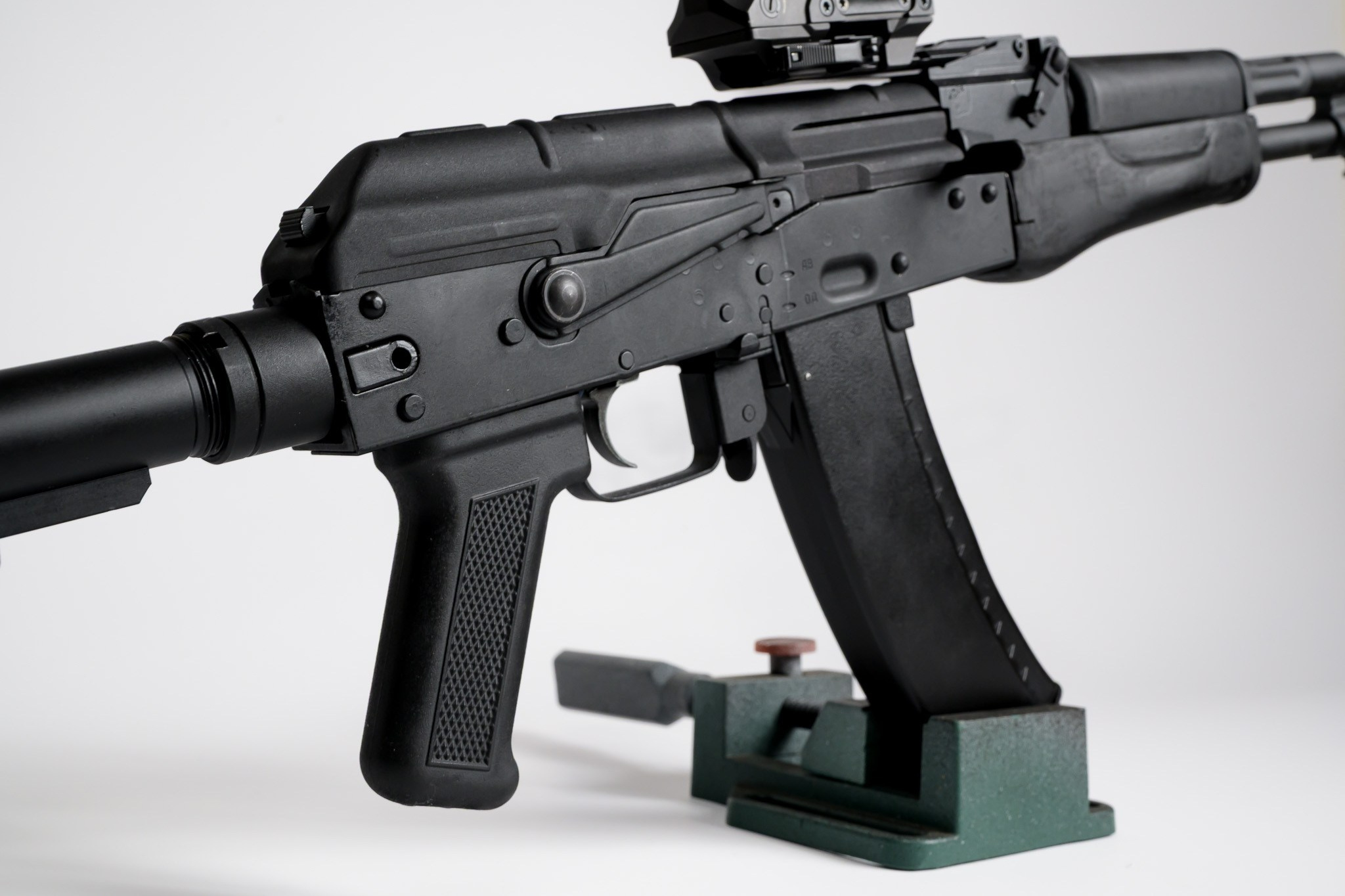 Необычный тюнинг страйкбольного АК — привод из алюминия. Страйкбольная мастерская Бигич Воркшоп