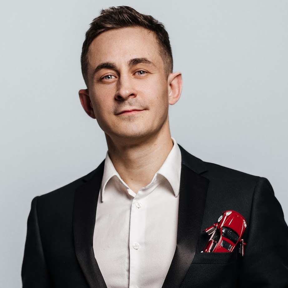 Ведущий Вячеслав Тиманов