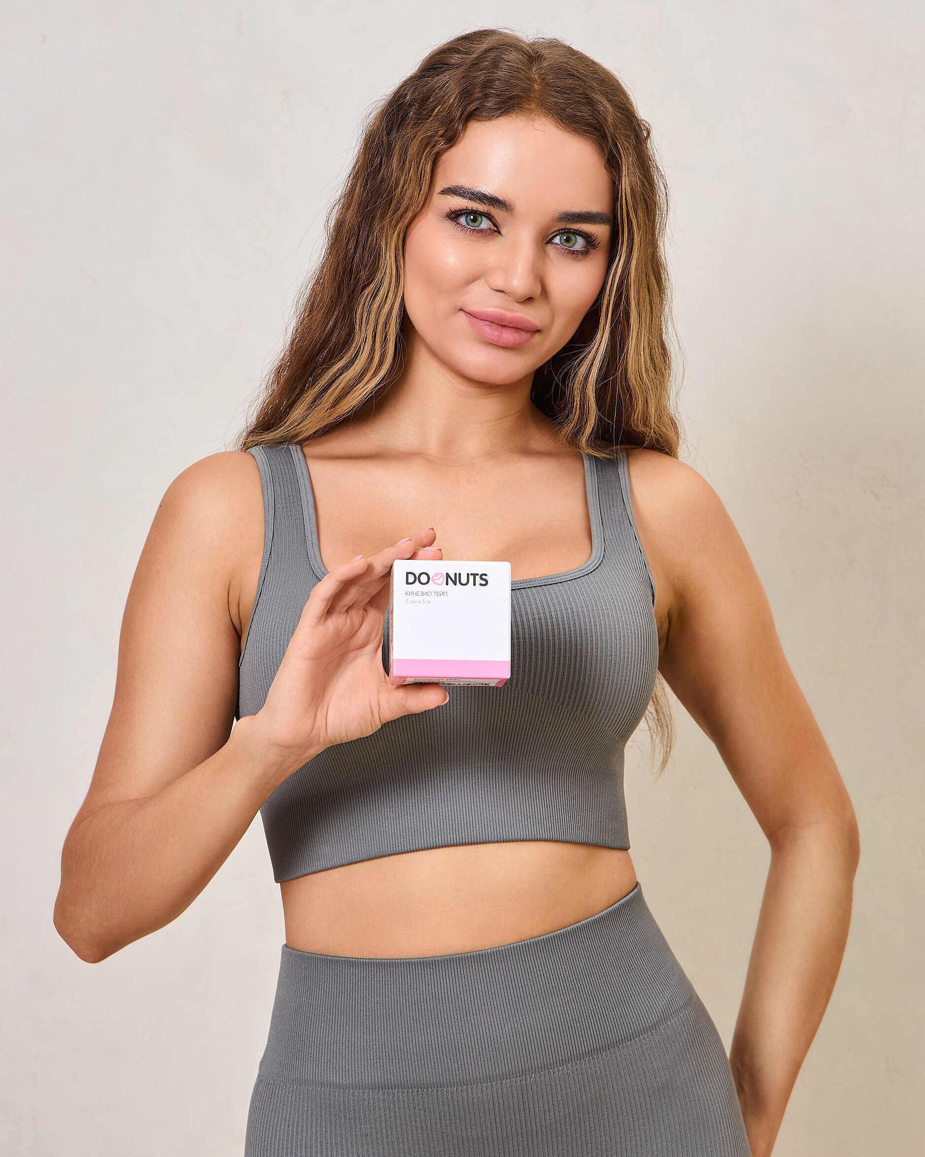 Съемка товаров с моделью. Предметная съемка