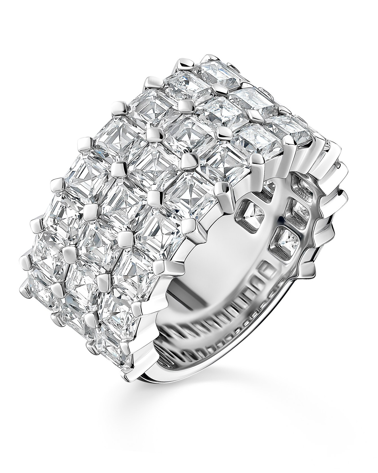 Предметная съёмка ювелирного кольца с бриллиантами. Пример точного света, чистой цветопередачи и премиальной ретуши.