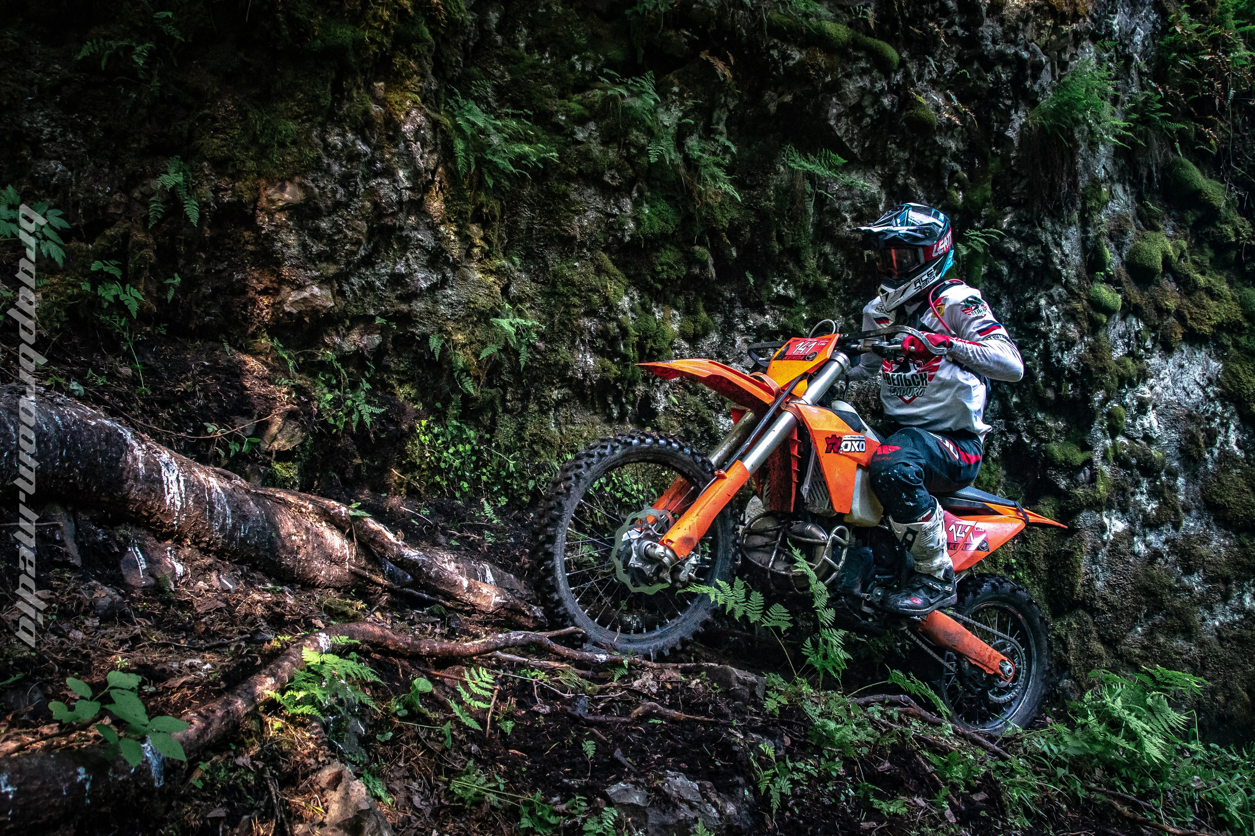 Hard Enduro. BraapBroom Media Group