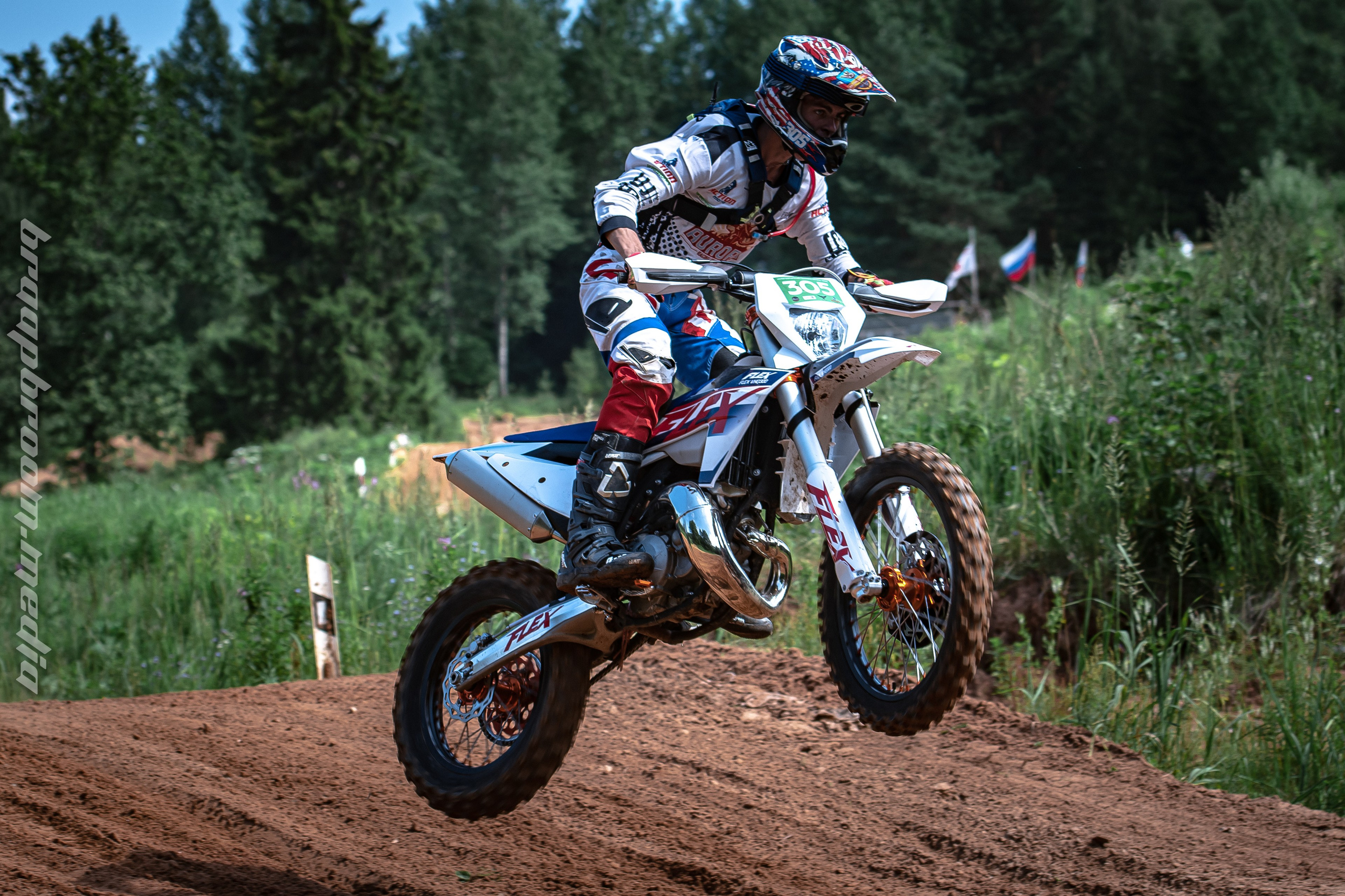 CountryCross. BraapBroom Media Group