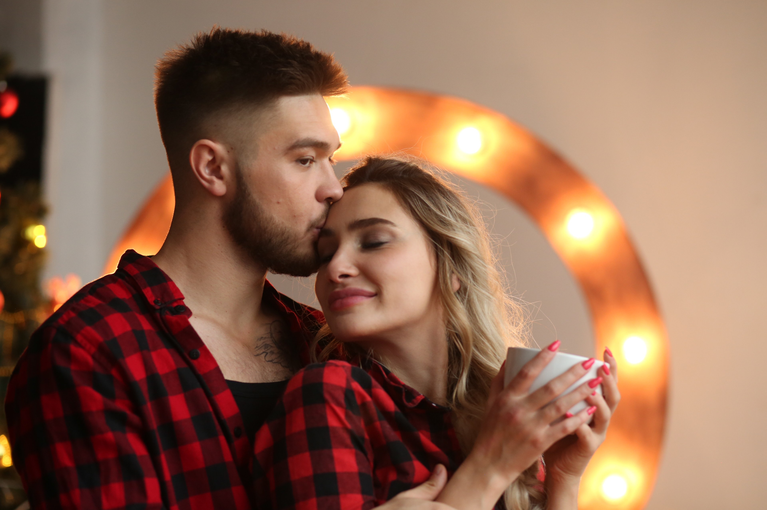 Новогодняя семейная фотосессия в Москве дома. Фотосессия в студии в Москве от профессионального фотографа услуги по доступным ценам