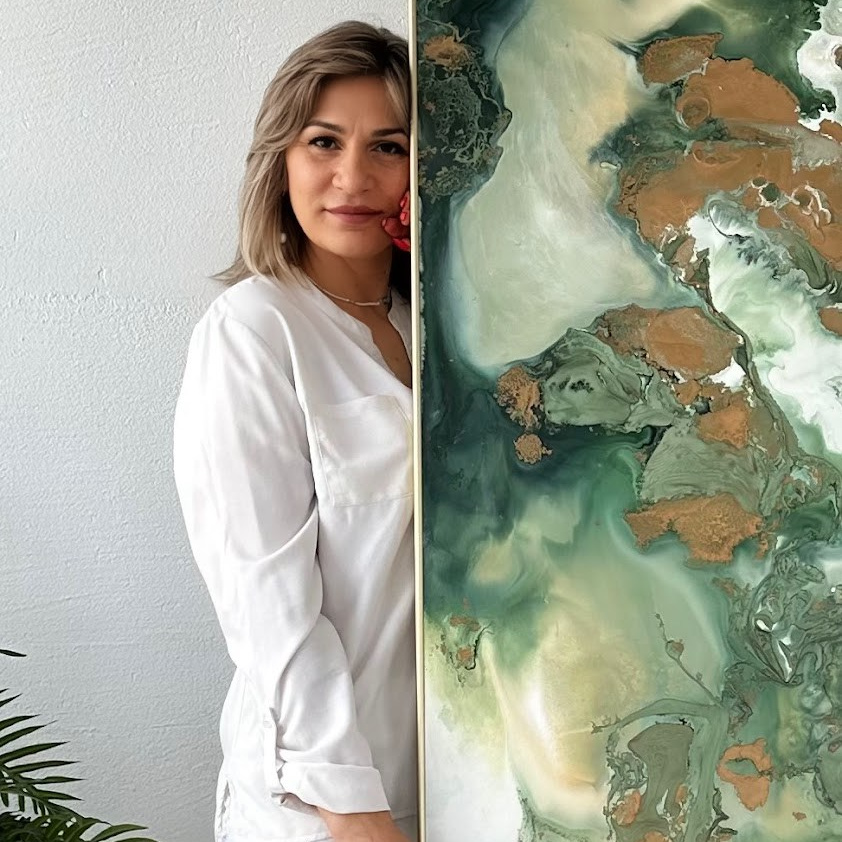 О Надежде Бородиной – Мастере Современного исткусства. MONA-ART. Студия авторского декора на заказ: зеркала-скалы по вашим размерам, столики, 3D панно, интерьерные картины, торшеры, светильники,