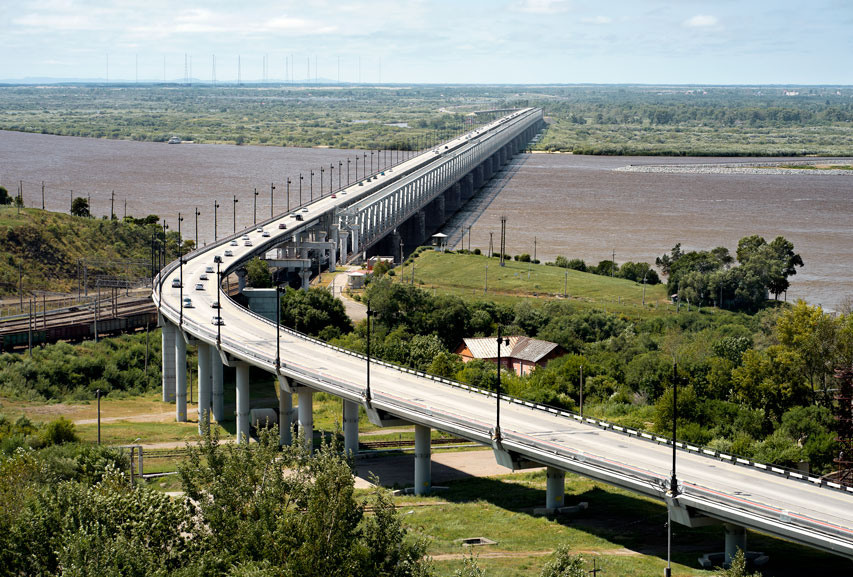 Мост через Амур в Хабаровске. Автомобильный мост через р. Амур в Хабаровске.