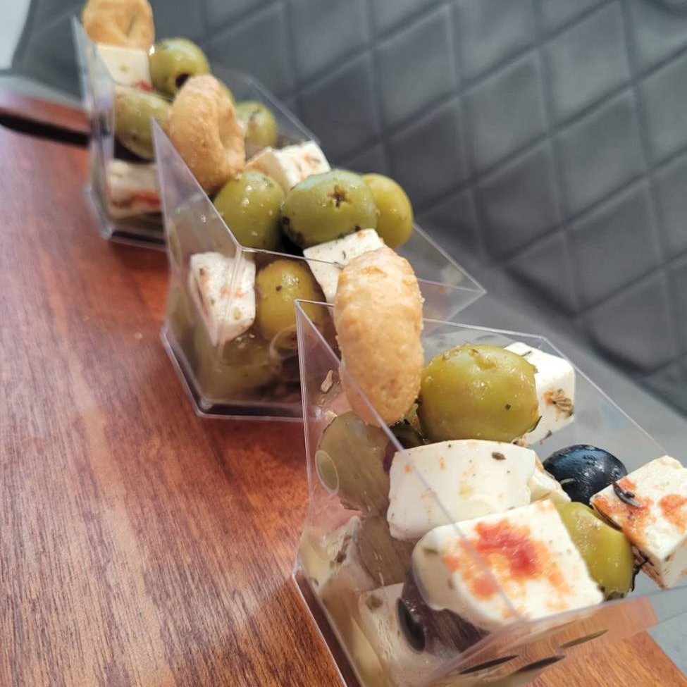 Меню. Кейтеринг, фуршеты, гастробоксы, авторские закуски в Уссурийске