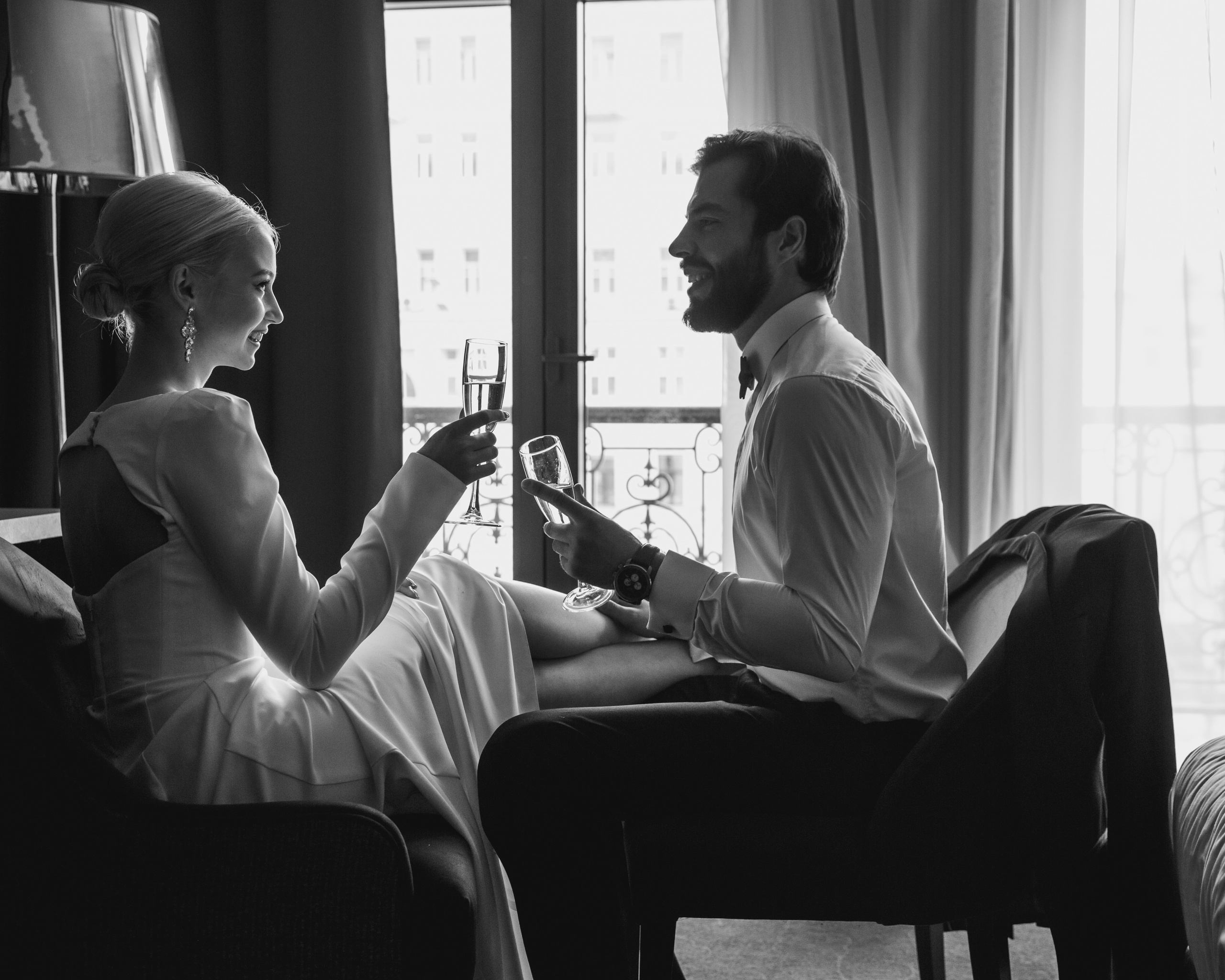 Wedding. Bride and groom — morning at the hotel. Visual artist, photographer Liana Darenskaya, Moscow