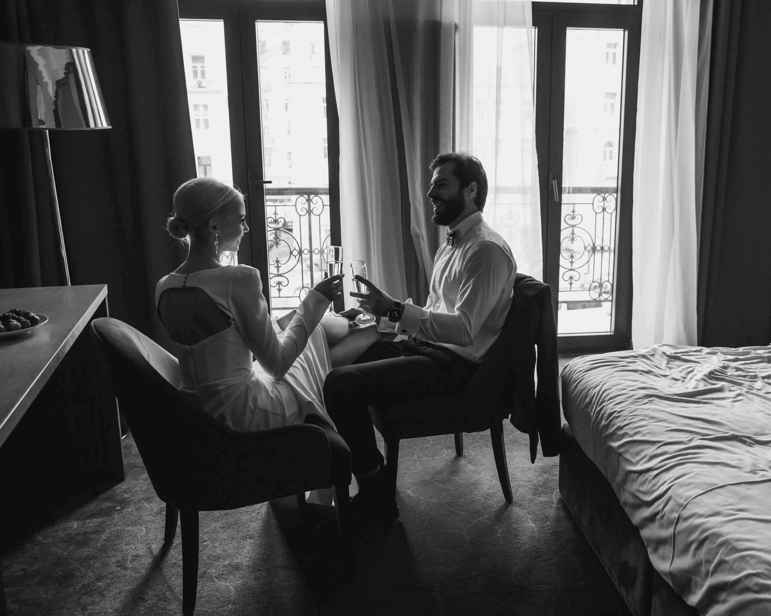 Wedding. Bride and groom — morning at the hotel. Visual artist, photographer Liana Darenskaya, Moscow