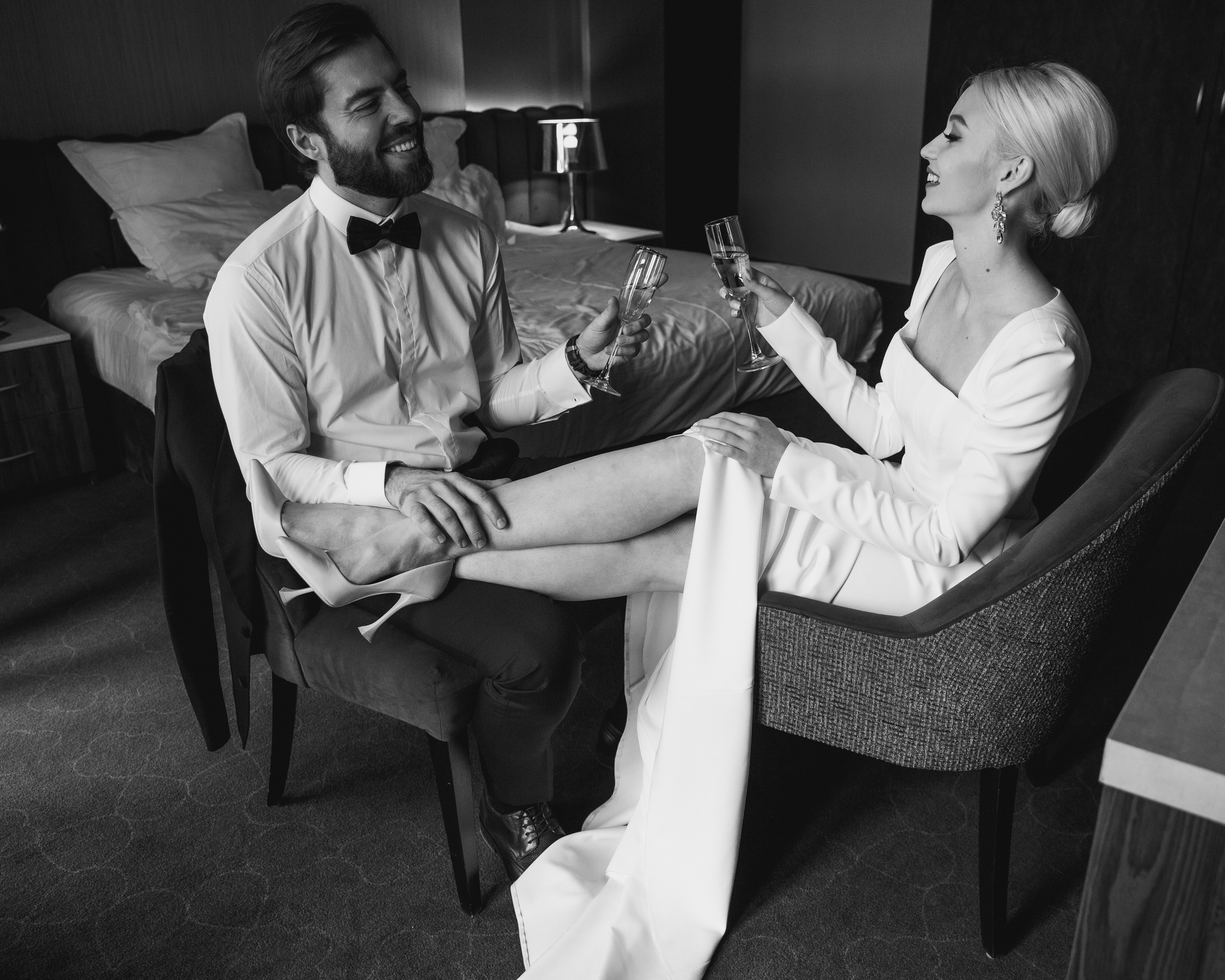 Wedding. Bride and groom — morning at the hotel. Visual artist, photographer Liana Darenskaya, Moscow